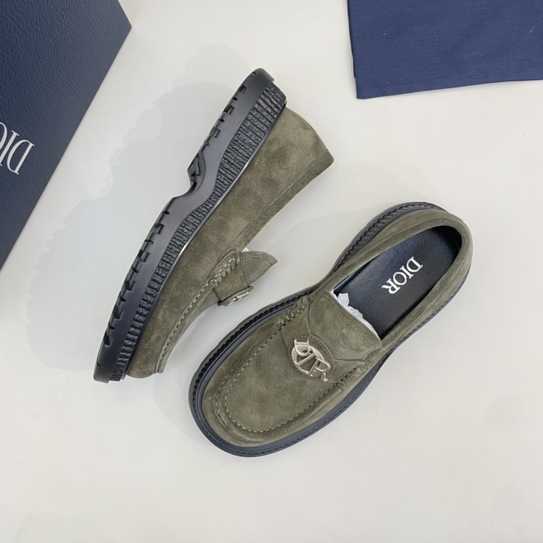 Precio de venta: P230 Marca comercial: Dio* Zapatos de pielTalla: 39-44 (45,46 disponible)Material: 