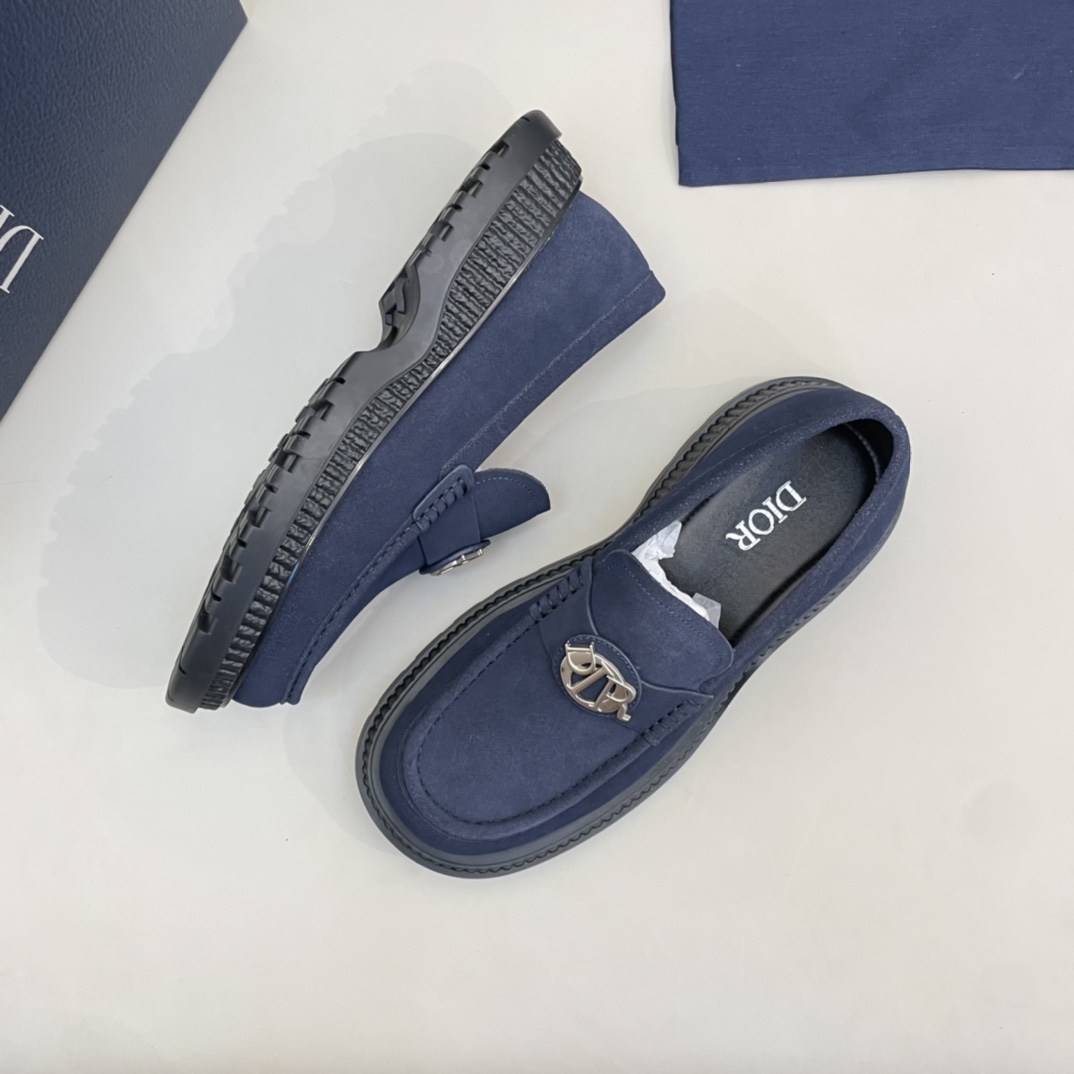 Precio de venta: P230 Marca comercial: Dio* Zapatos de pielTalla: 39-44 (45,46 disponible)Material: 