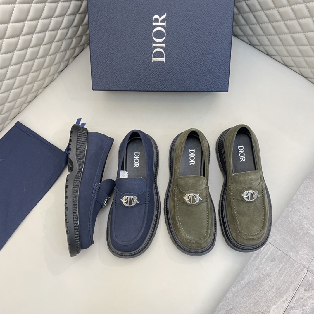 Precio de venta: P230 Marca comercial: Dio* Zapatos de pielTalla: 39-44 (45,46 disponible)Material: 