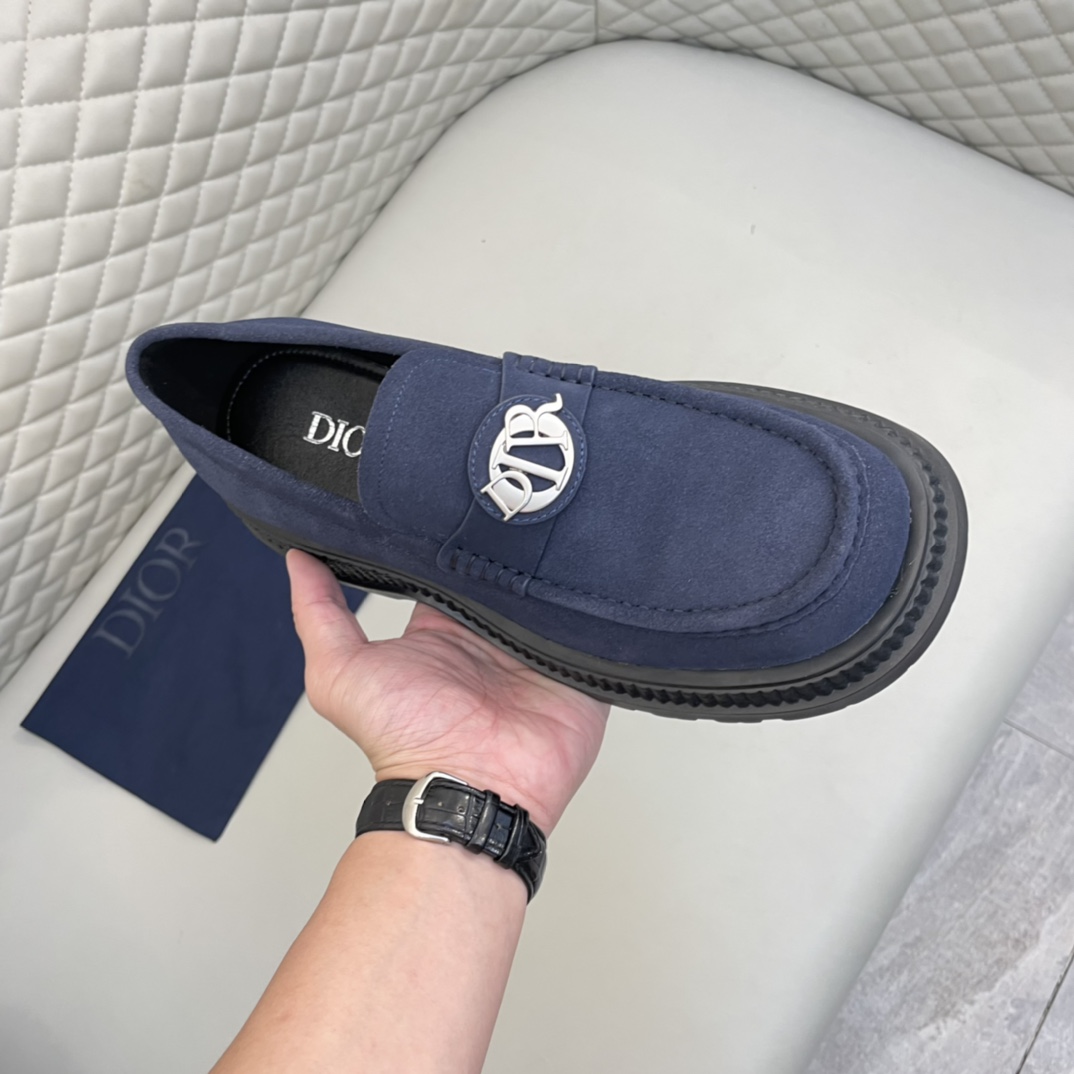 Precio de venta: P230 Marca comercial: Dio* Zapatos de pielTalla: 39-44 (45,46 disponible)Material: 