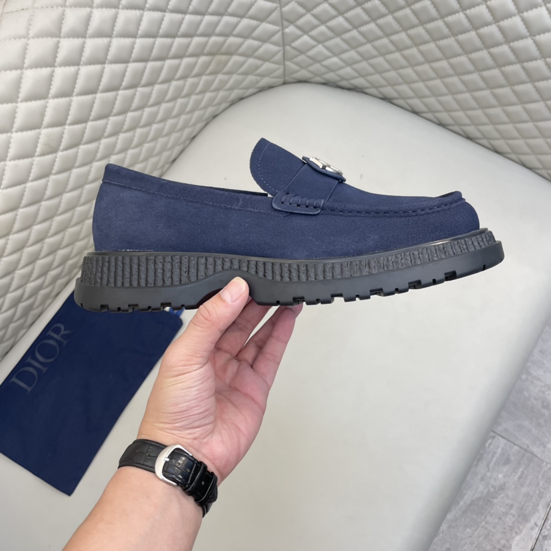 Precio de venta: P230 Marca comercial: Dio* Zapatos de pielTalla: 39-44 (45,46 disponible)Material: 