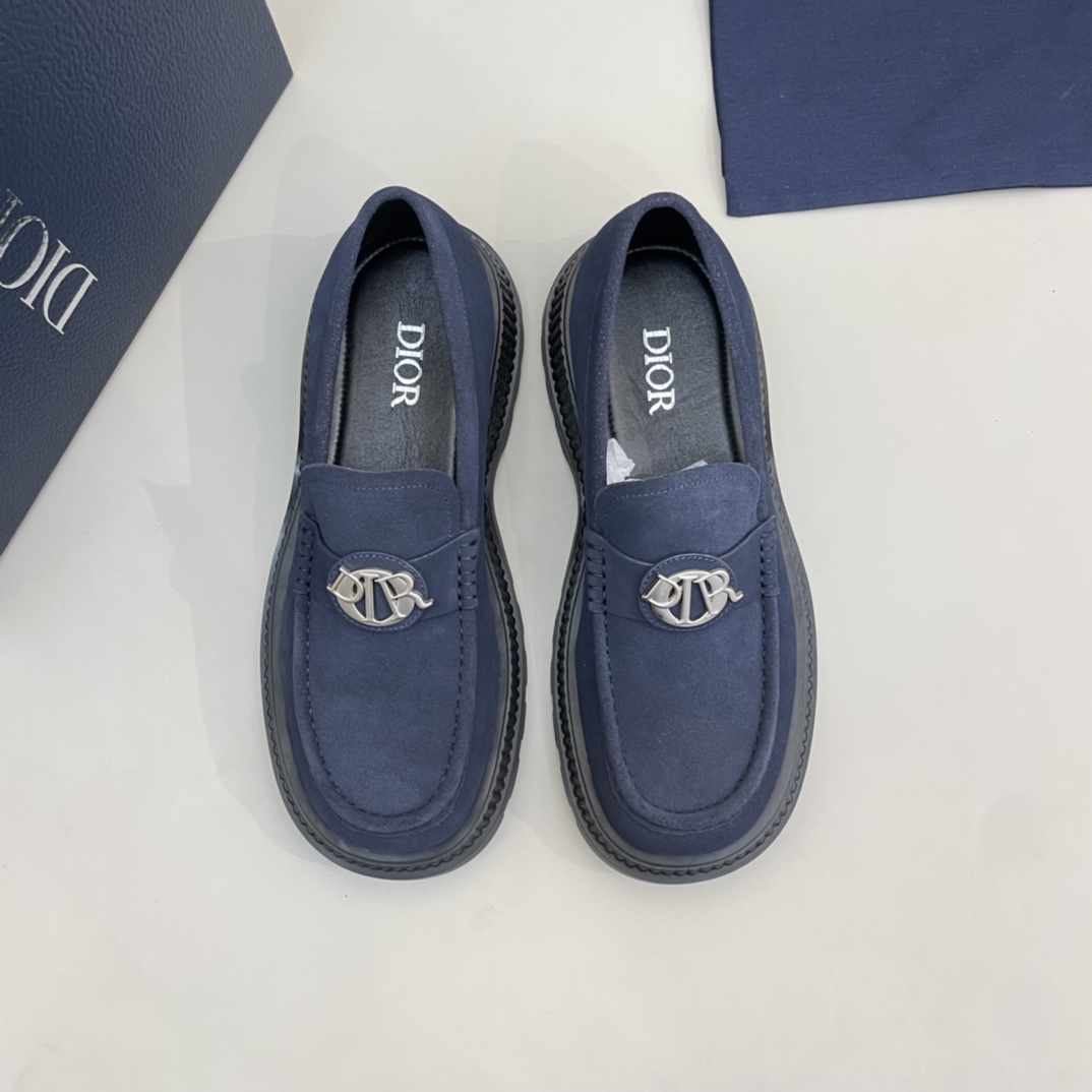 Precio de venta: P230 Marca comercial: Dio* Zapatos de pielTalla: 39-44 (45,46 disponible)Material: 
