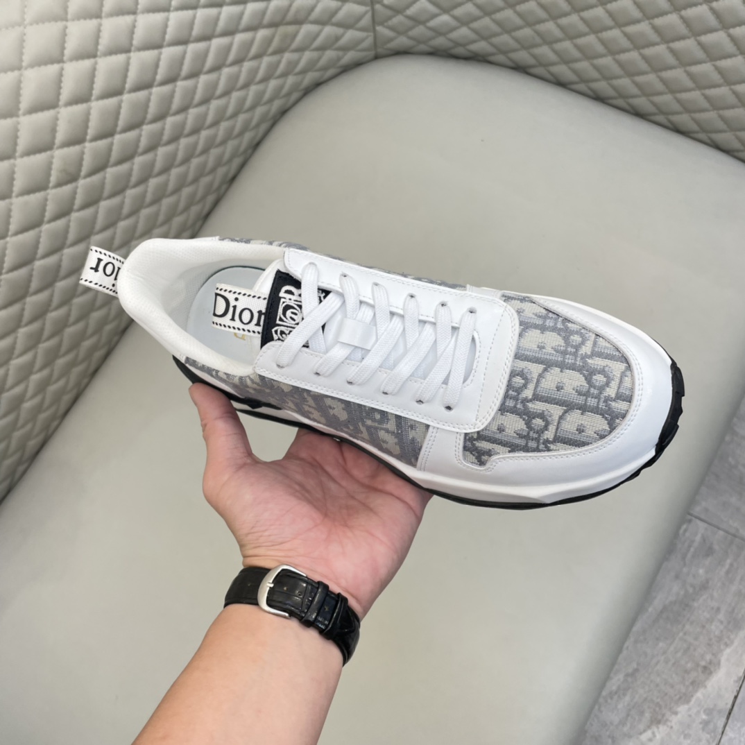 Precio de venta: P200 Marca comercial: Dio* Low Top SneakersTalla: 39-44(se puede personalizar hasta