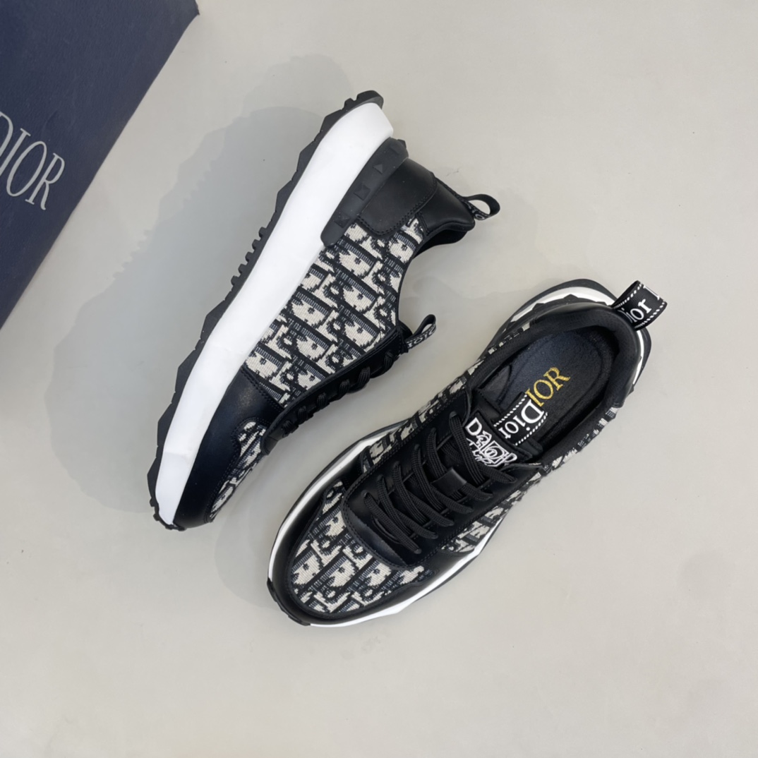 Precio de venta: P200 Marca comercial: Dio* Low Top SneakersTalla: 39-44(se puede personalizar hasta