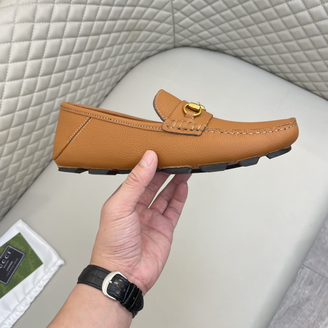售        价:  💰P260¥  高端品质
商品商标:   Gucc*「古奇*」豆豆鞋
正码码数:   38-44.(可订做45)
商品材料：鞋面进口牛皮，牛皮内里，原版大底。
编        号：859