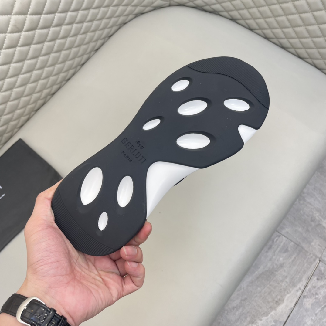Precio de venta: P240 Bienes de calidad de gama altaMarca: Berlut * "Bruti *" zapatillas de deporte 