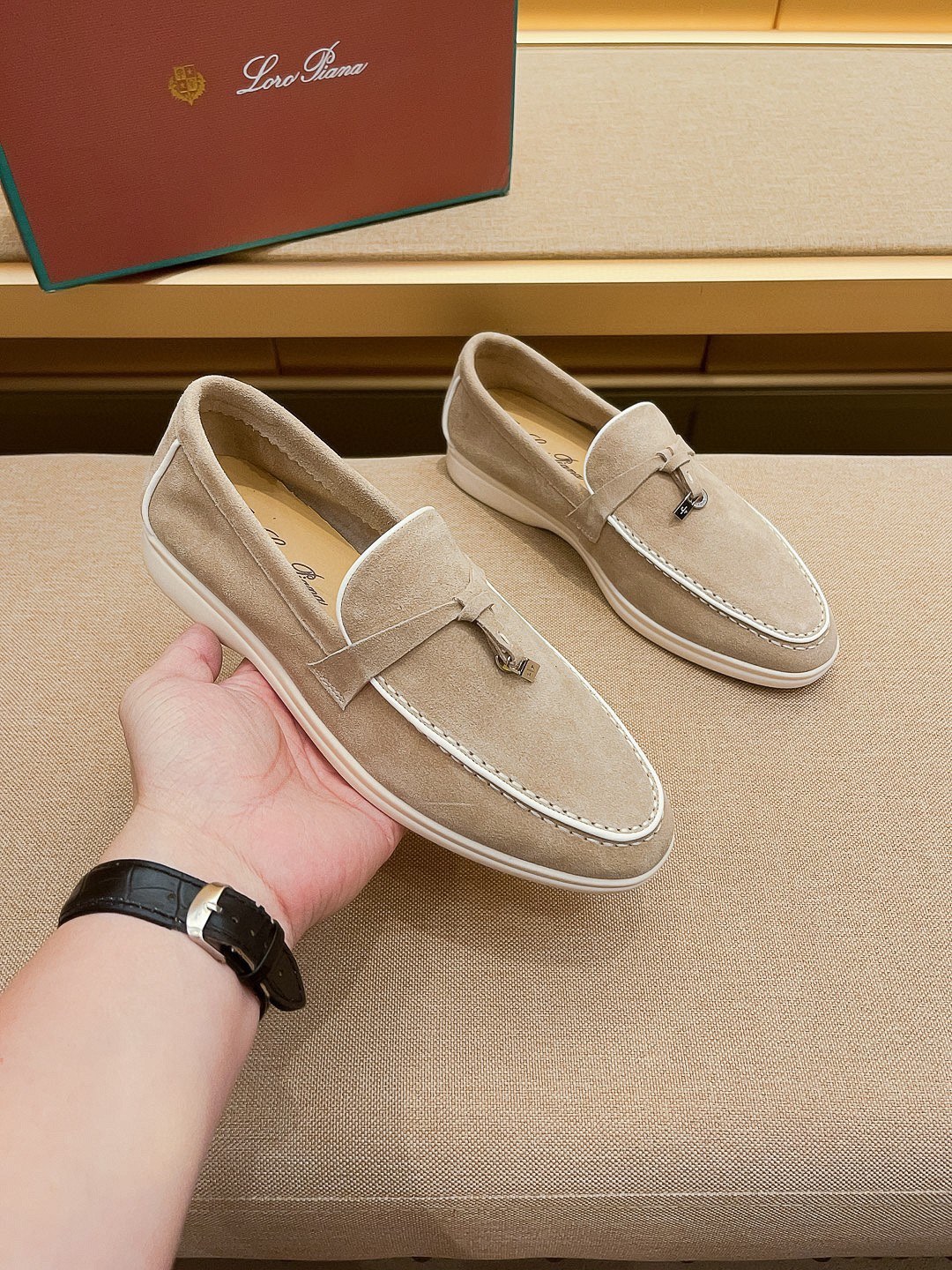 Precio de fábrica:Obtener Loro Piana 2023 Zapatos mocasín nuevo cuenta con una parte superior de gam