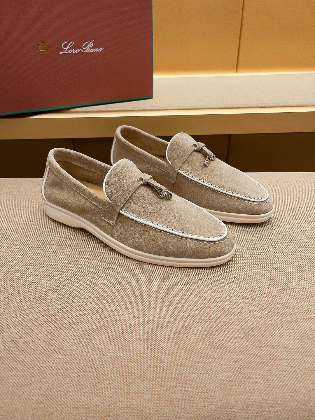 Precio de fábrica:Obtener Loro Piana 2023 Zapatos mocasín nuevo cuenta con una parte superior de gam