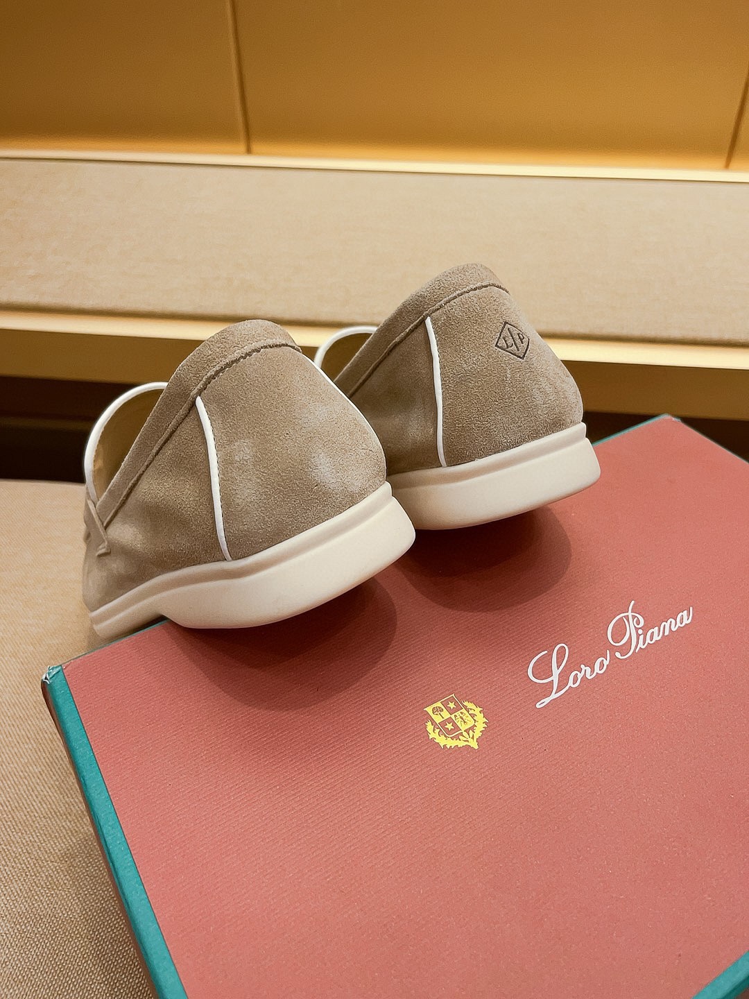Precio de fábrica:Obtener Loro Piana 2023 Zapatos mocasín nuevo cuenta con una parte superior de gam