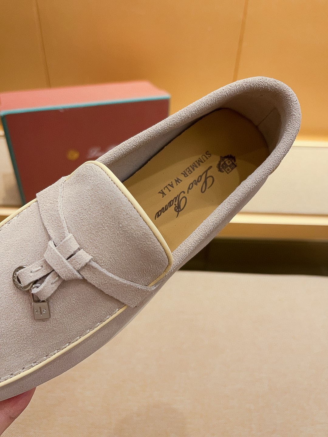 Precio de fábrica:Obtener Loro Piana 2023 Zapatos mocasín nuevo cuenta con una parte superior de gam