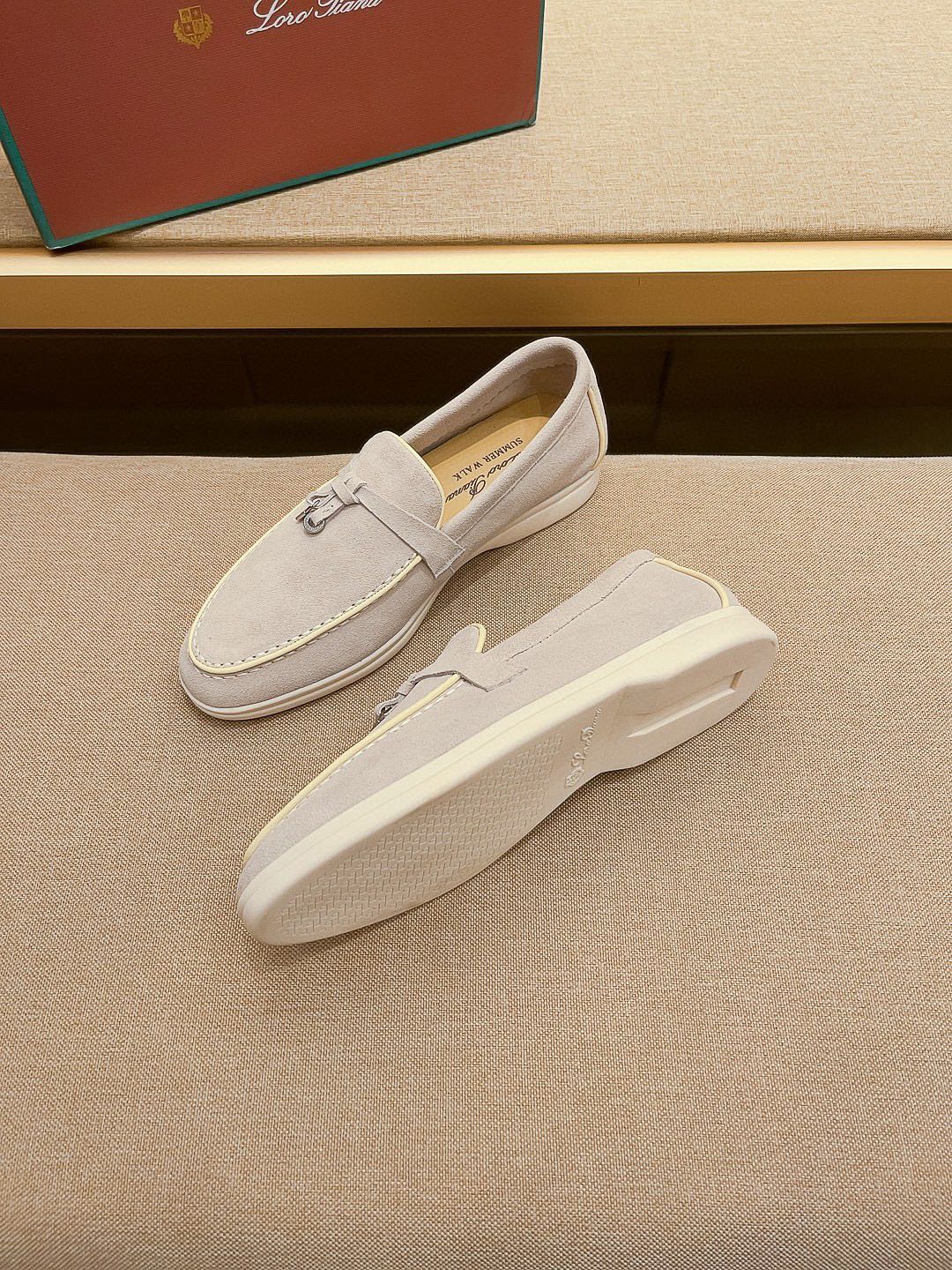 Precio de fábrica:Obtener Loro Piana 2023 Zapatos mocasín nuevo cuenta con una parte superior de gam