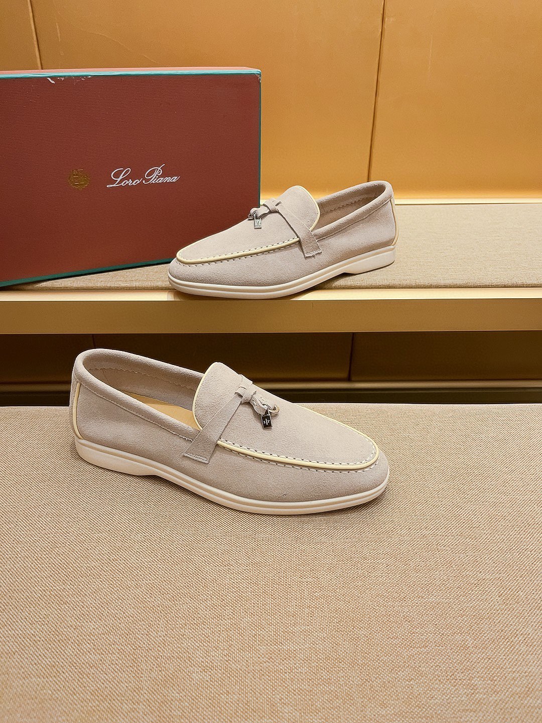 Precio de fábrica:Obtener Loro Piana 2023 Zapatos mocasín nuevo cuenta con una parte superior de gam