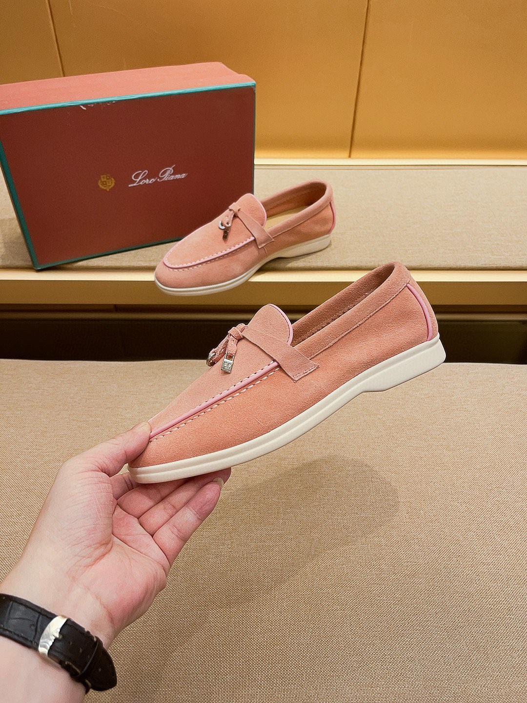 Precio de fábrica:Obtener Loro Piana 2023 Zapatos mocasín nuevo cuenta con una parte superior de gam
