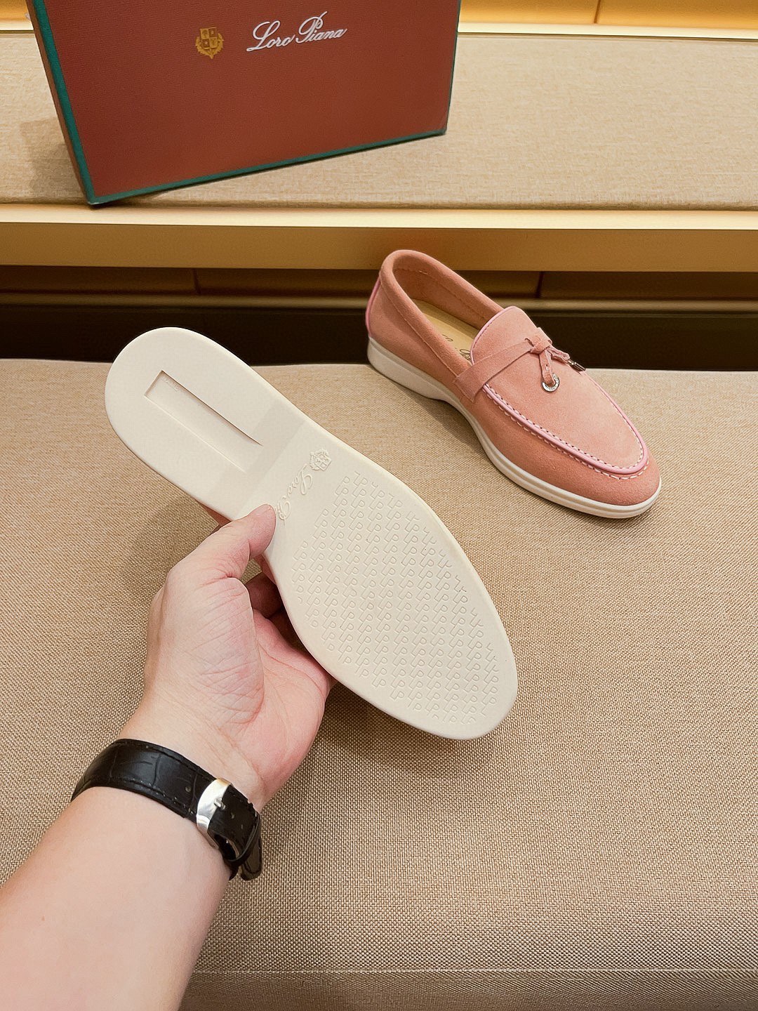 Precio de fábrica:Obtener Loro Piana 2023 Zapatos mocasín nuevo cuenta con una parte superior de gam