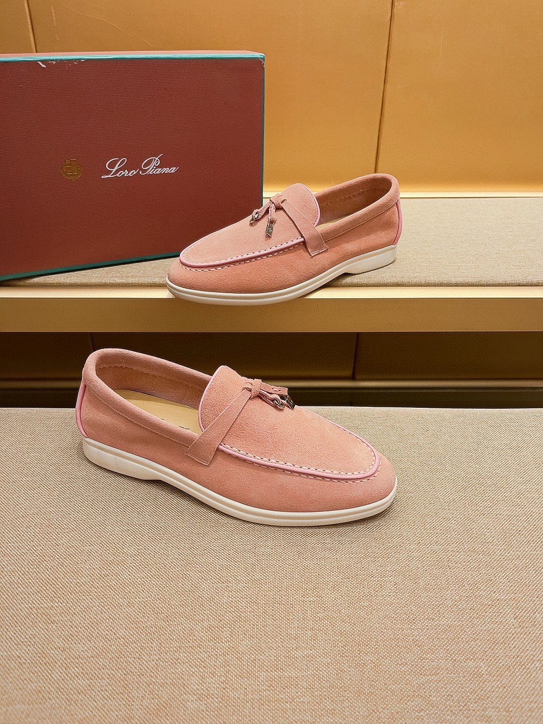 Precio de fábrica:Obtener Loro Piana 2023 Zapatos mocasín nuevo cuenta con una parte superior de gam
