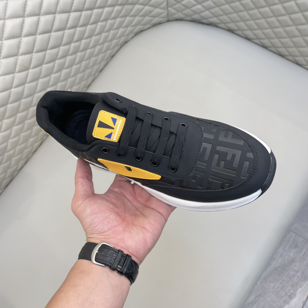Precio de venta: P180Marca: Fend* zapatillas de caña bajaTalla: 38-44(se puede personalizar hasta 45