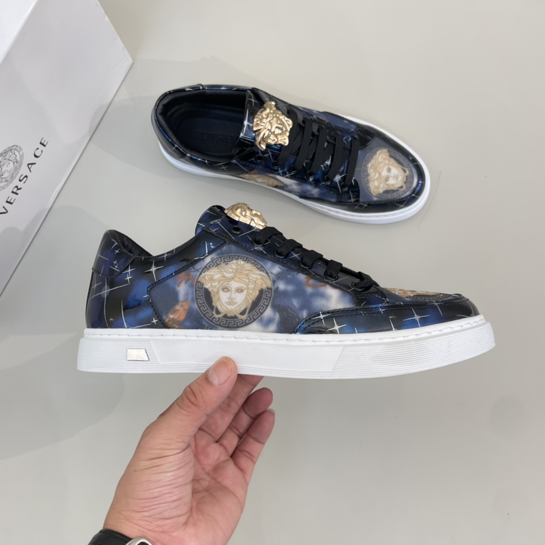Precio de venta: P190 Marca: Versac* "Versace*" lowtop loafersTalla: 38-44(puede personalizarse hast