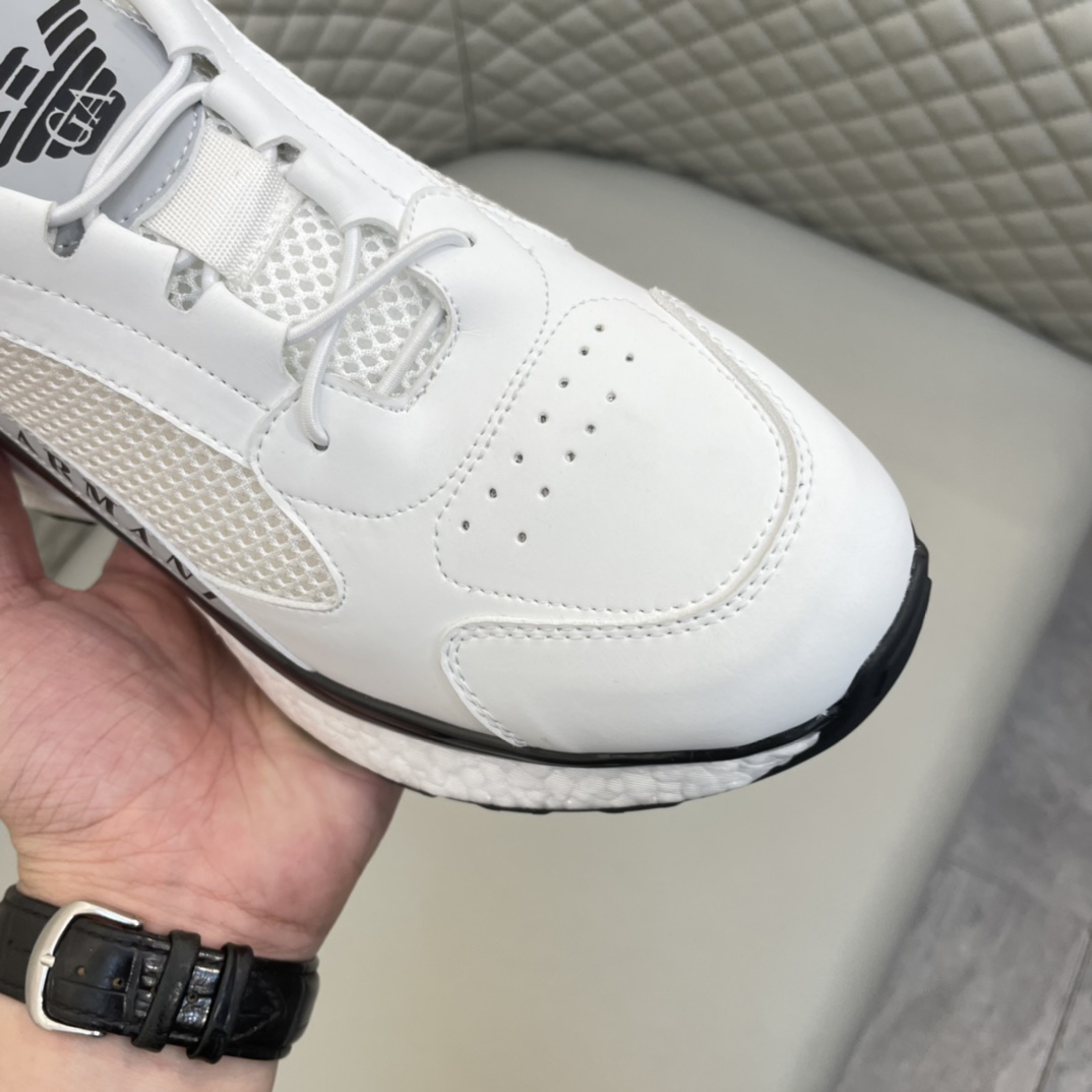 Precio de venta: P220 Marca comercial: Arman *"Armani*" lowtop sneakersMarca: 38-44 (se puede person