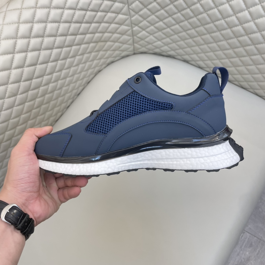 Precio de venta: P220 Marca comercial: Arman *"Armani*" lowtop sneakersMarca: 38-44 (se puede person