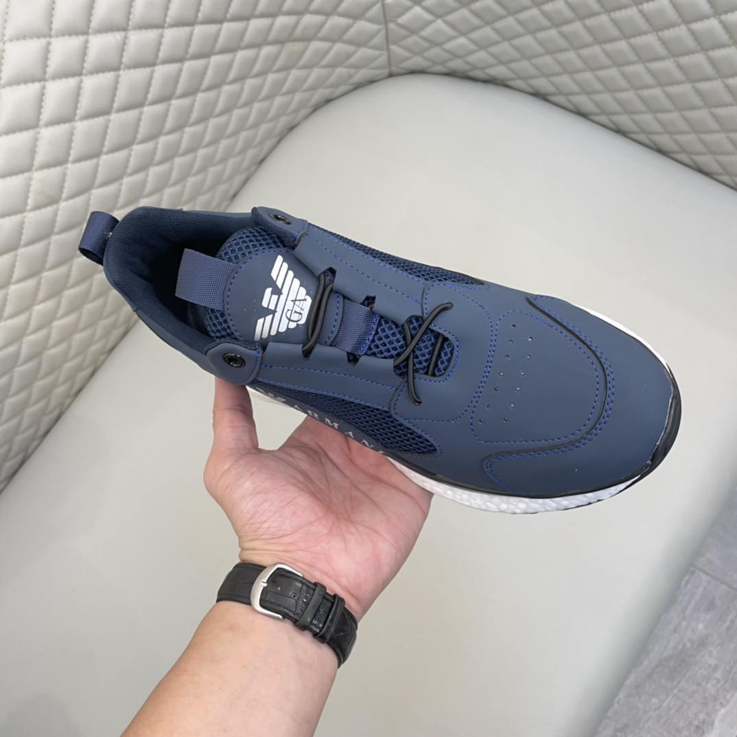 Precio de venta: P220 Marca comercial: Arman *"Armani*" lowtop sneakersMarca: 38-44 (se puede person