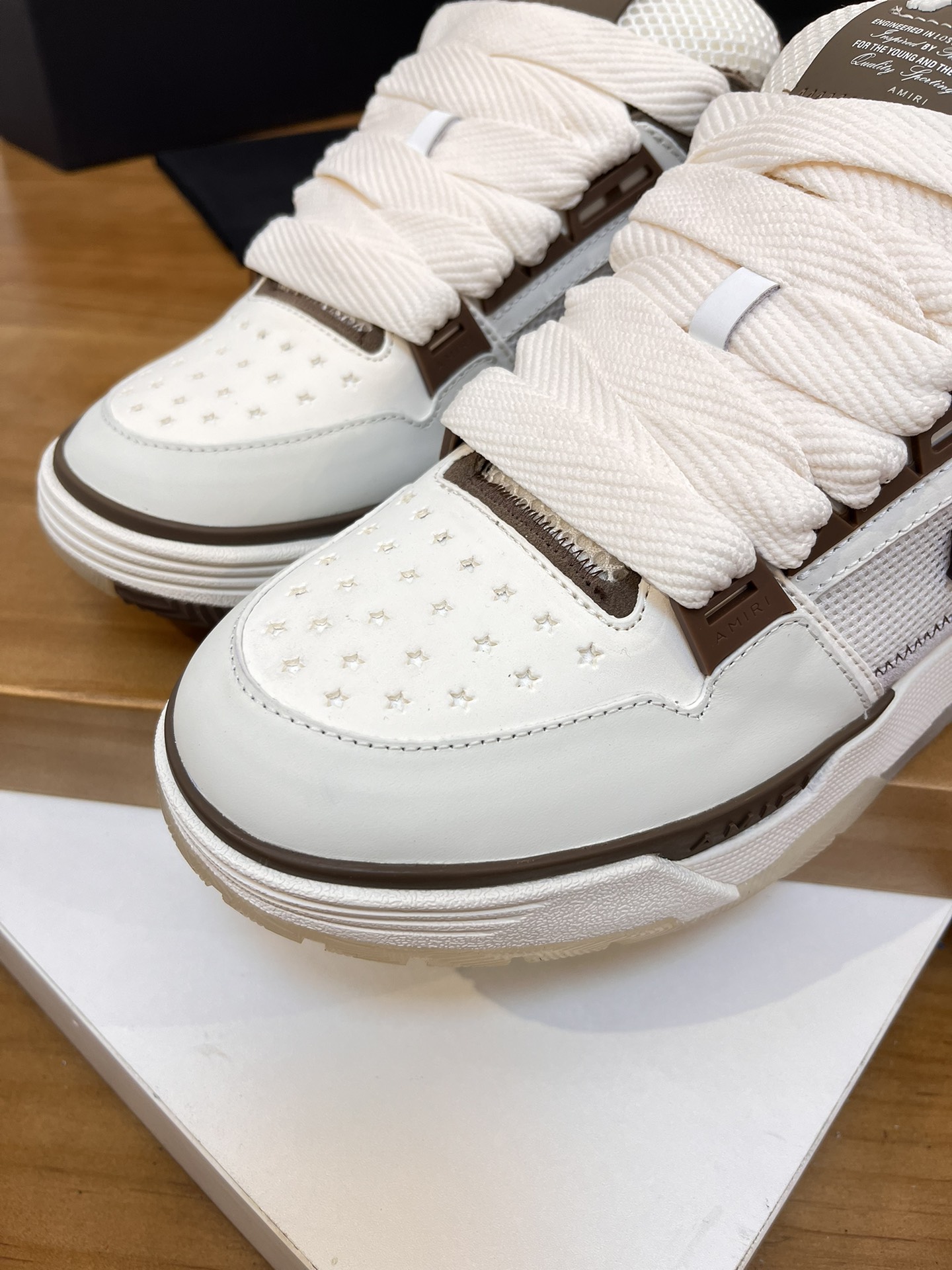 Precio de fábrica:Versión superior Amiri Emile 2023 Primavera y Verano Nuevo MA-1 Zapatos de pan Mod