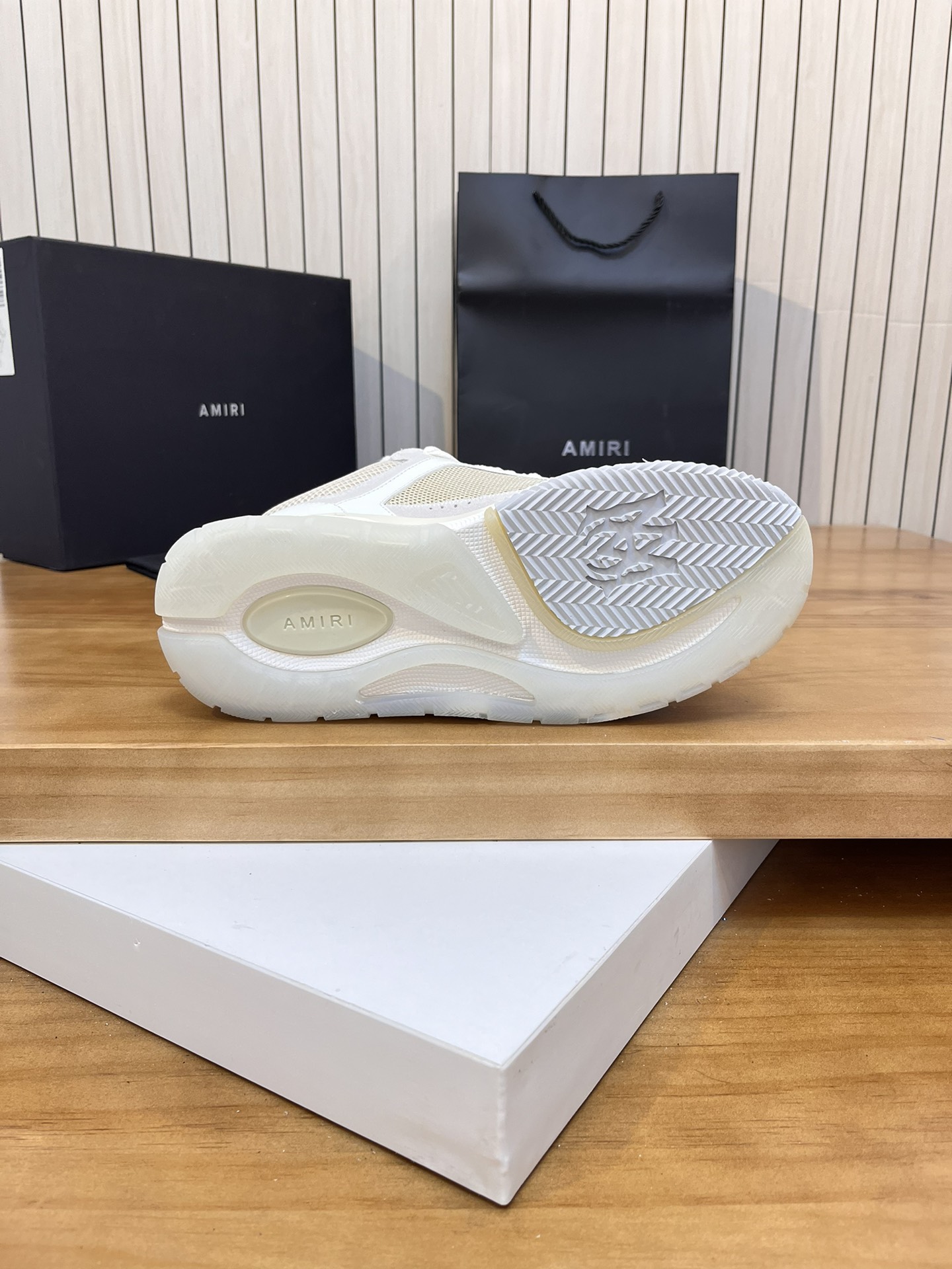 Precio de fábrica:Versión superior Amiri Emile 2023 Primavera y Verano Nuevo MA-1 Zapatos de pan Mod