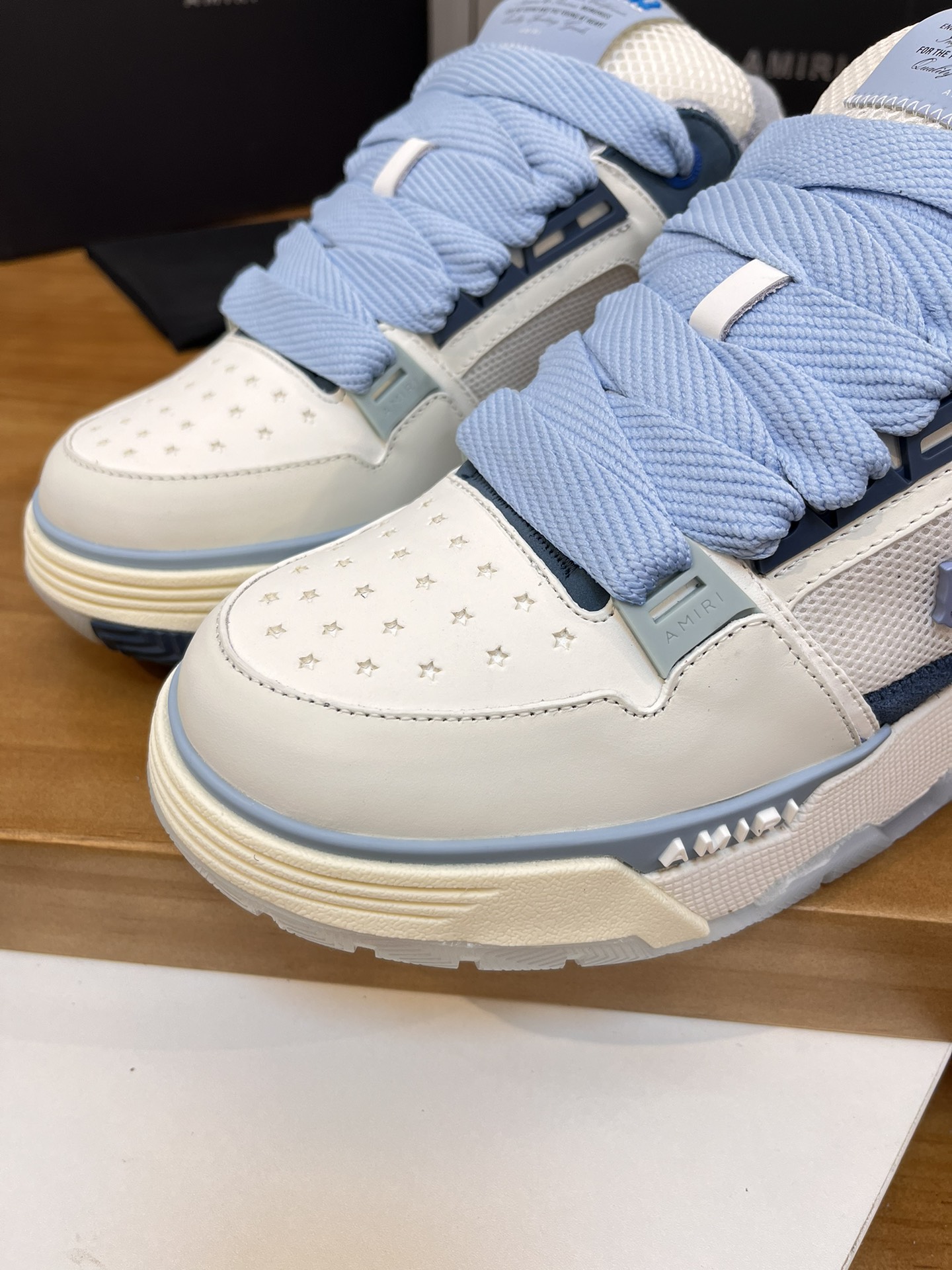Precio de fábrica:Versión superior Amiri Emile 2023 Primavera y Verano Nuevo MA-1 Zapatos de pan Mod