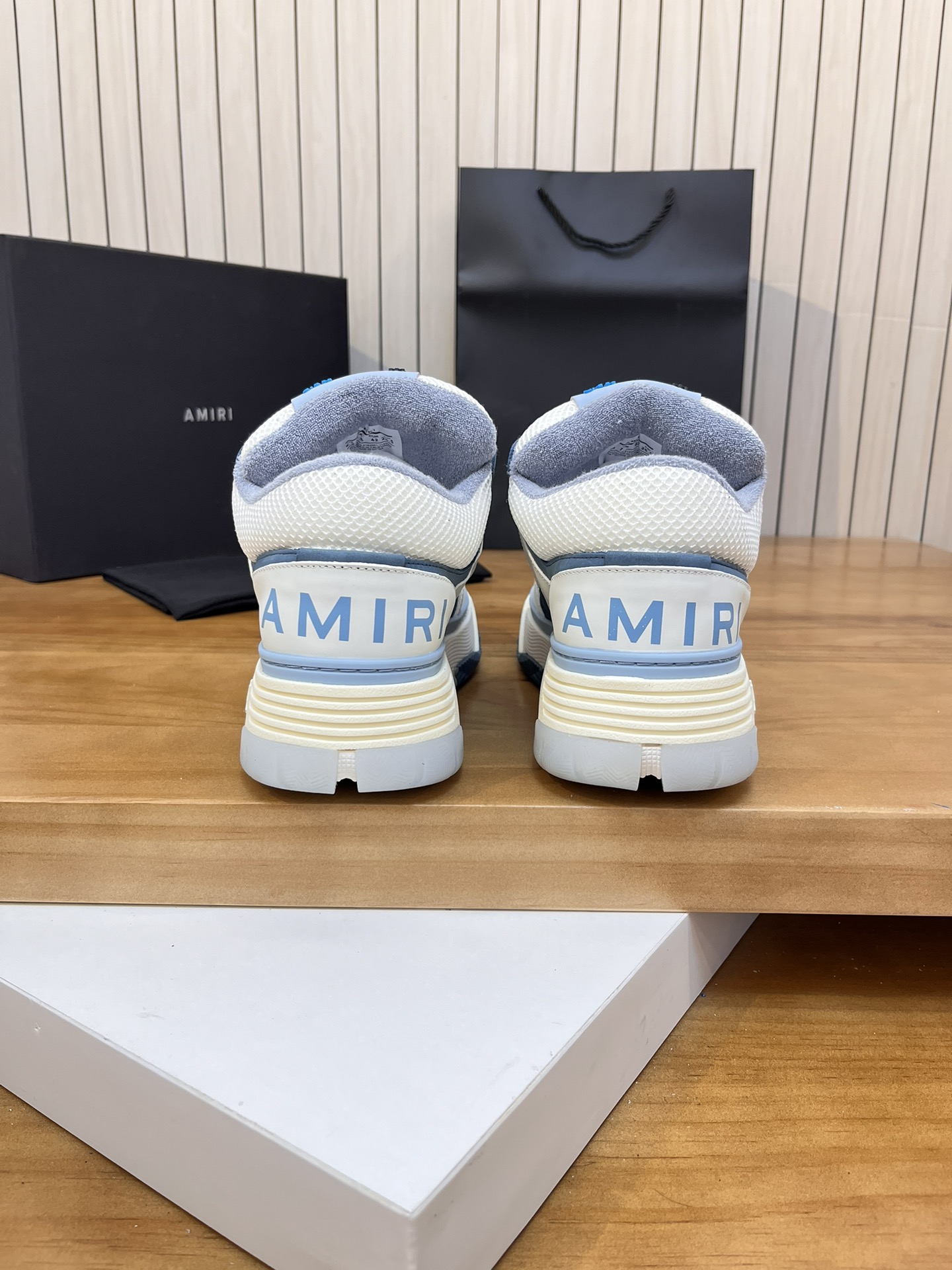 Precio de fábrica:Versión superior Amiri Emile 2023 Primavera y Verano Nuevo MA-1 Zapatos de pan Mod