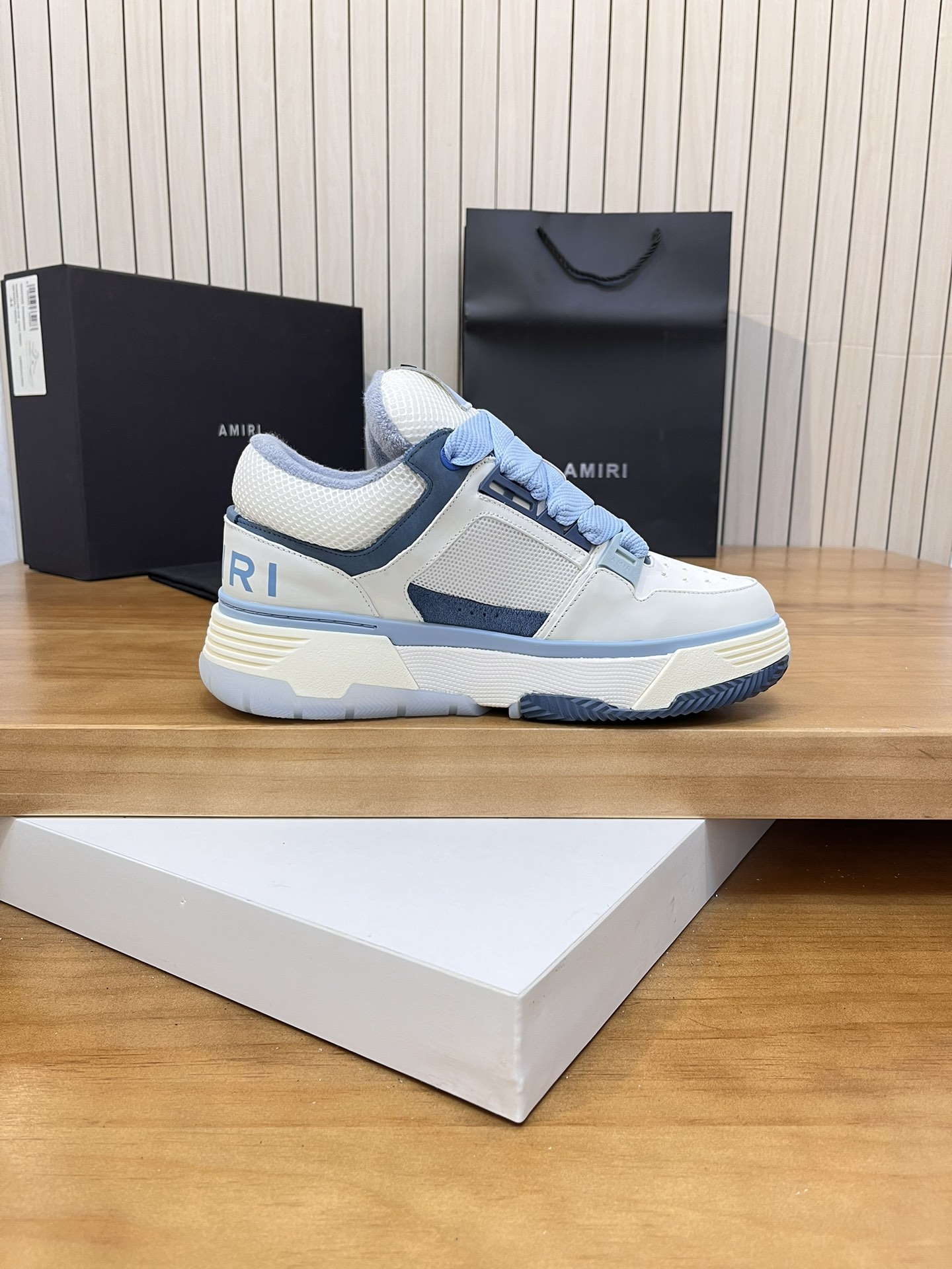 Precio de fábrica:Versión superior Amiri Emile 2023 Primavera y Verano Nuevo MA-1 Zapatos de pan Mod