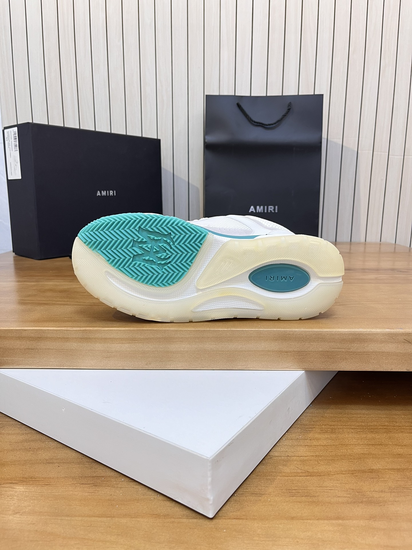Precio de fábrica:Versión superior Amiri Emile 2023 Primavera y Verano Nuevo MA-1 Zapatos de pan Mod