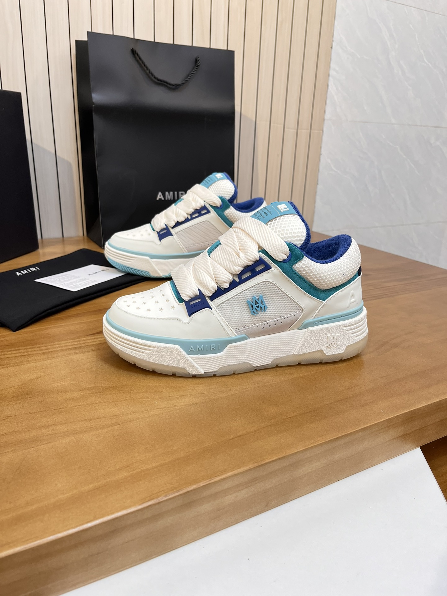 Precio de fábrica:Versión superior Amiri Emile 2023 Primavera y Verano Nuevo MA-1 Zapatos de pan Mod
