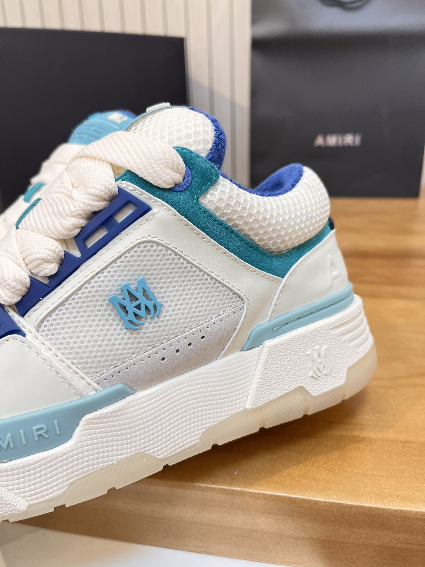 Precio de fábrica:Versión superior Amiri Emile 2023 Primavera y Verano Nuevo MA-1 Zapatos de pan Mod
