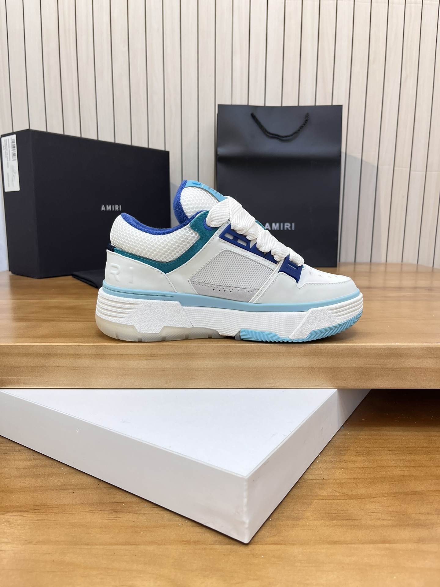 Precio de fábrica:Versión superior Amiri Emile 2023 Primavera y Verano Nuevo MA-1 Zapatos de pan Mod