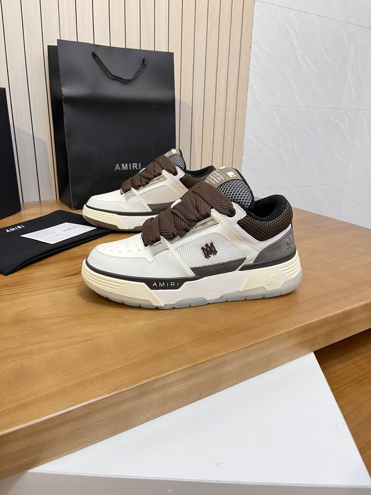 Precio de fábrica:Versión superior Amiri Emile 2023 Primavera y Verano Nuevo MA-1 Zapatos de pan Mod