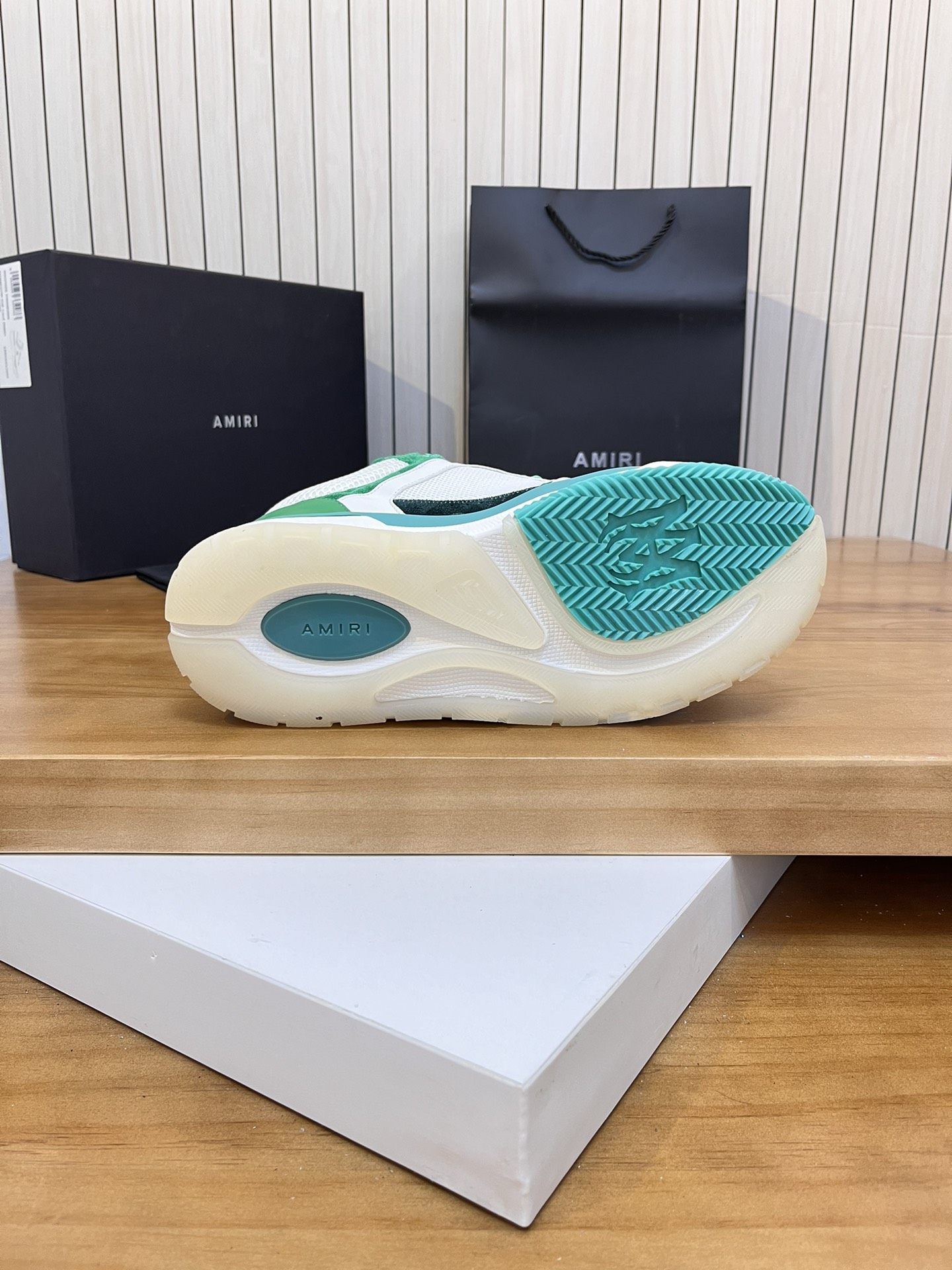 Precio de fábrica:Versión superior Amiri Emile 2023 Primavera y Verano Nuevo MA-1 Zapatos de pan Mod