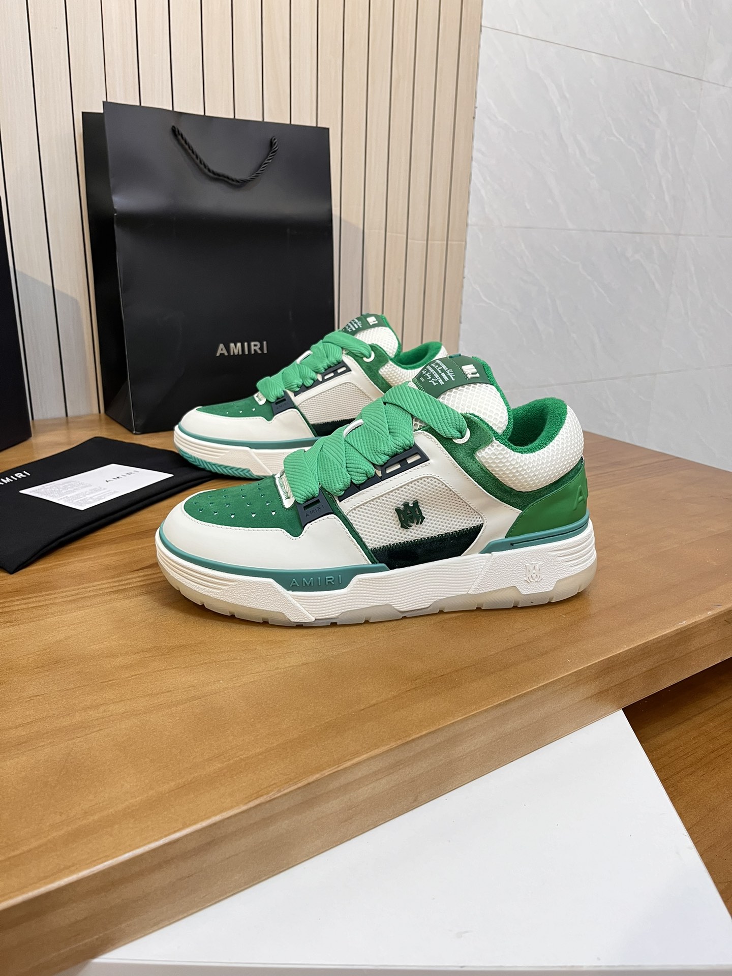 Precio de fábrica:Versión superior Amiri Emile 2023 Primavera y Verano Nuevo MA-1 Zapatos de pan Mod