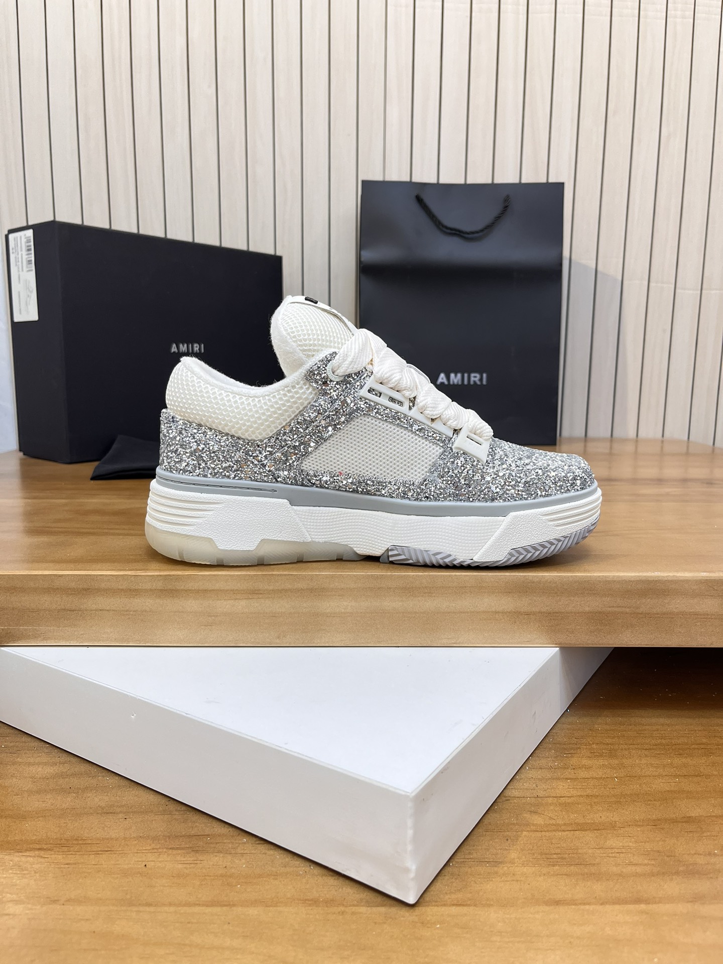 Precio de fábrica:Versión superior Amiri Emile 2023 Primavera y Verano Nuevo MA-1 Zapatos de pan Mod