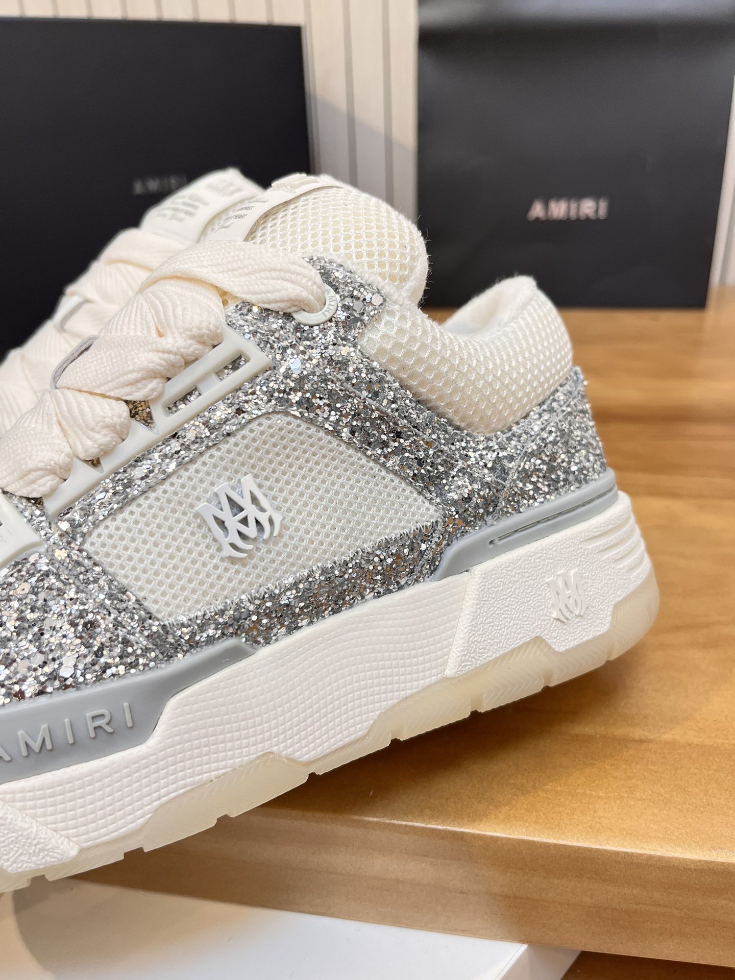 Precio de fábrica:Versión superior Amiri Emile 2023 Primavera y Verano Nuevo MA-1 Zapatos de pan Mod