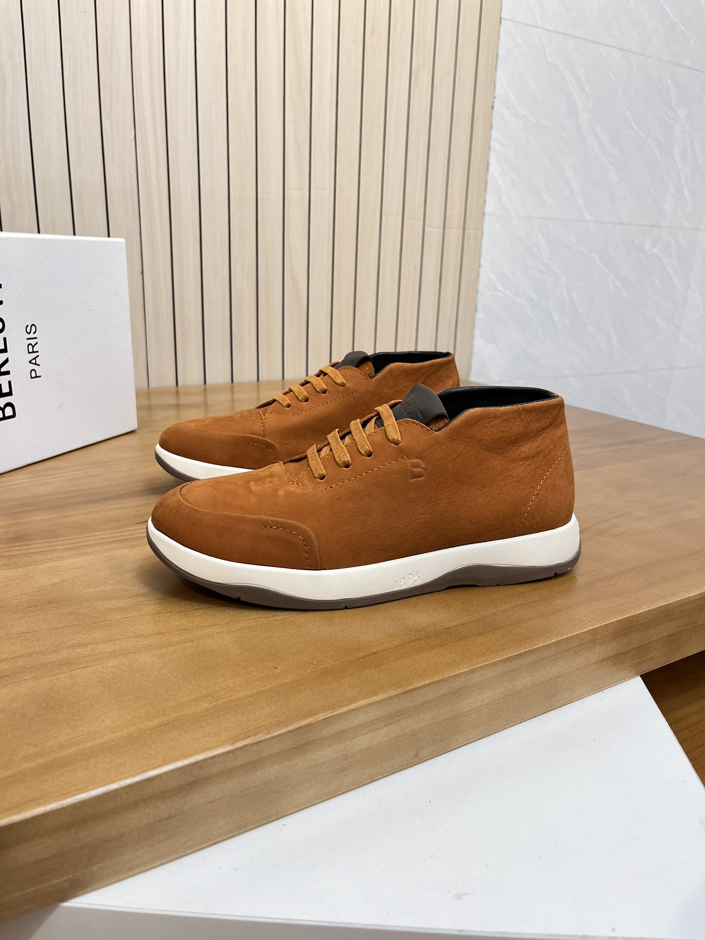 Precio de venta: P210 Marca: Berlut* 
