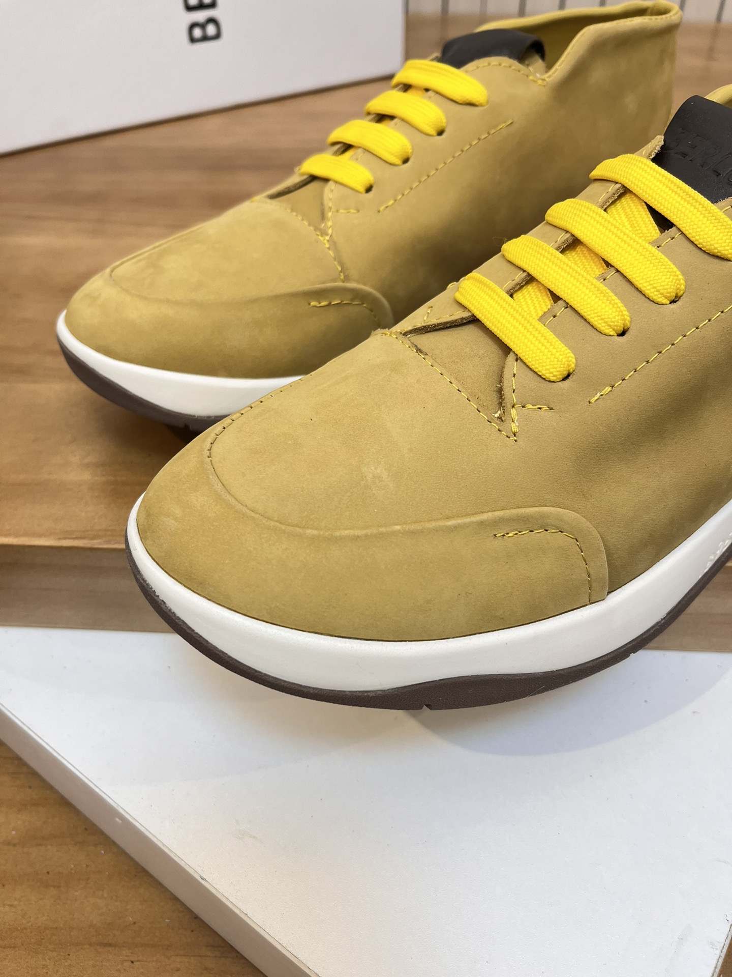 Precio de venta: P210 Marca: Berlut* "Bruti*" high top loafersMarca: 39-44 (se puede personalizar ha