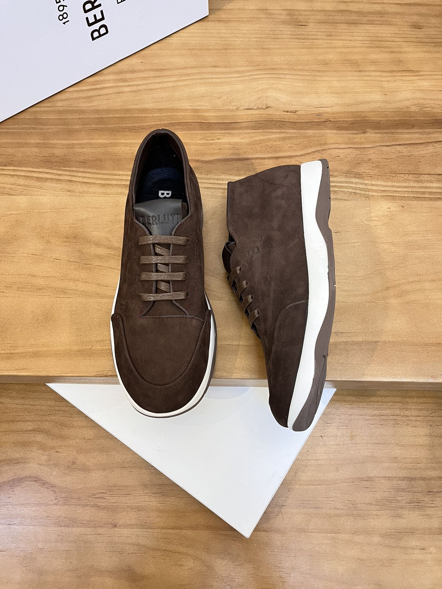 Precio de venta: P210 Marca: Berlut* "Bruti*" high top loafersMarca: 39-44 (se puede personalizar ha