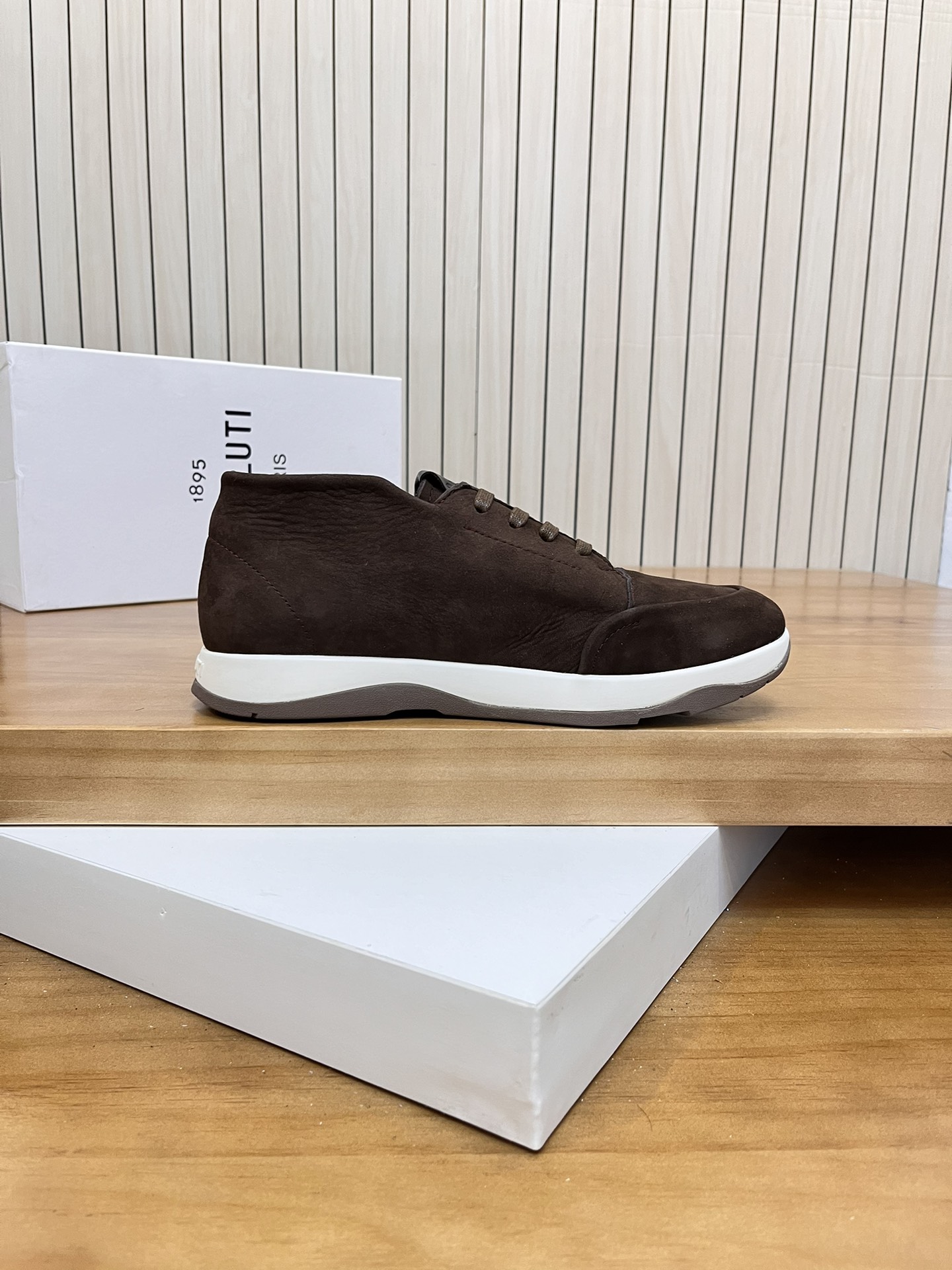 Precio de venta: P210 Marca: Berlut* "Bruti*" high top loafersMarca: 39-44 (se puede personalizar ha