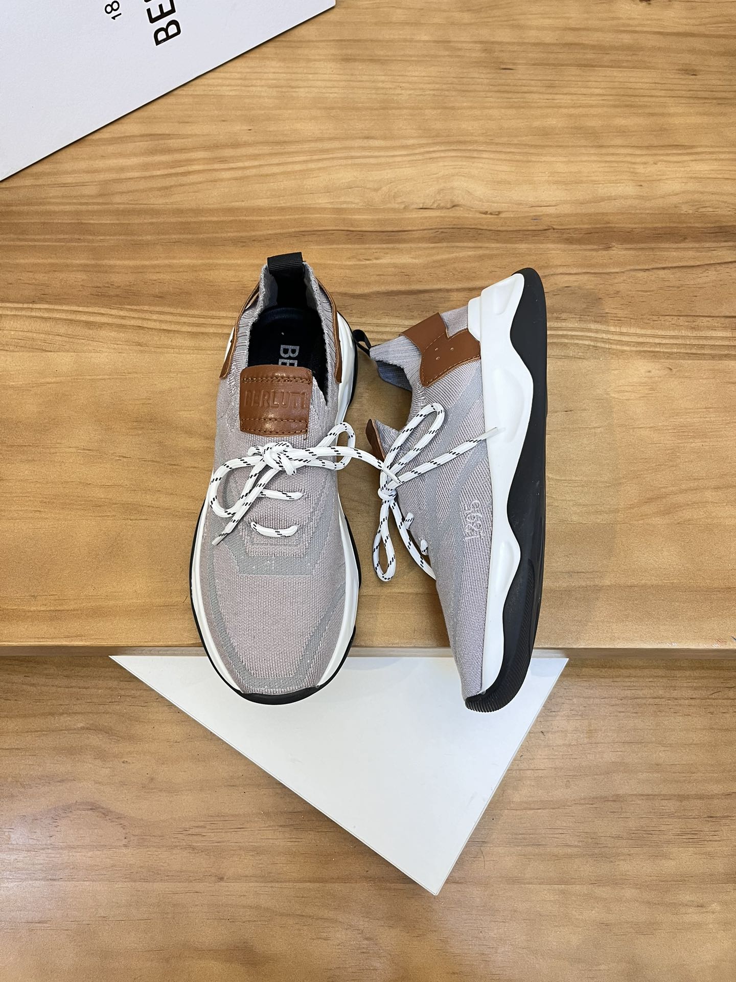 Precio de venta: P180 Marca: Berlut* "Bruti*" Low Top SneakersMarca: 39-44(se puede personalizar has