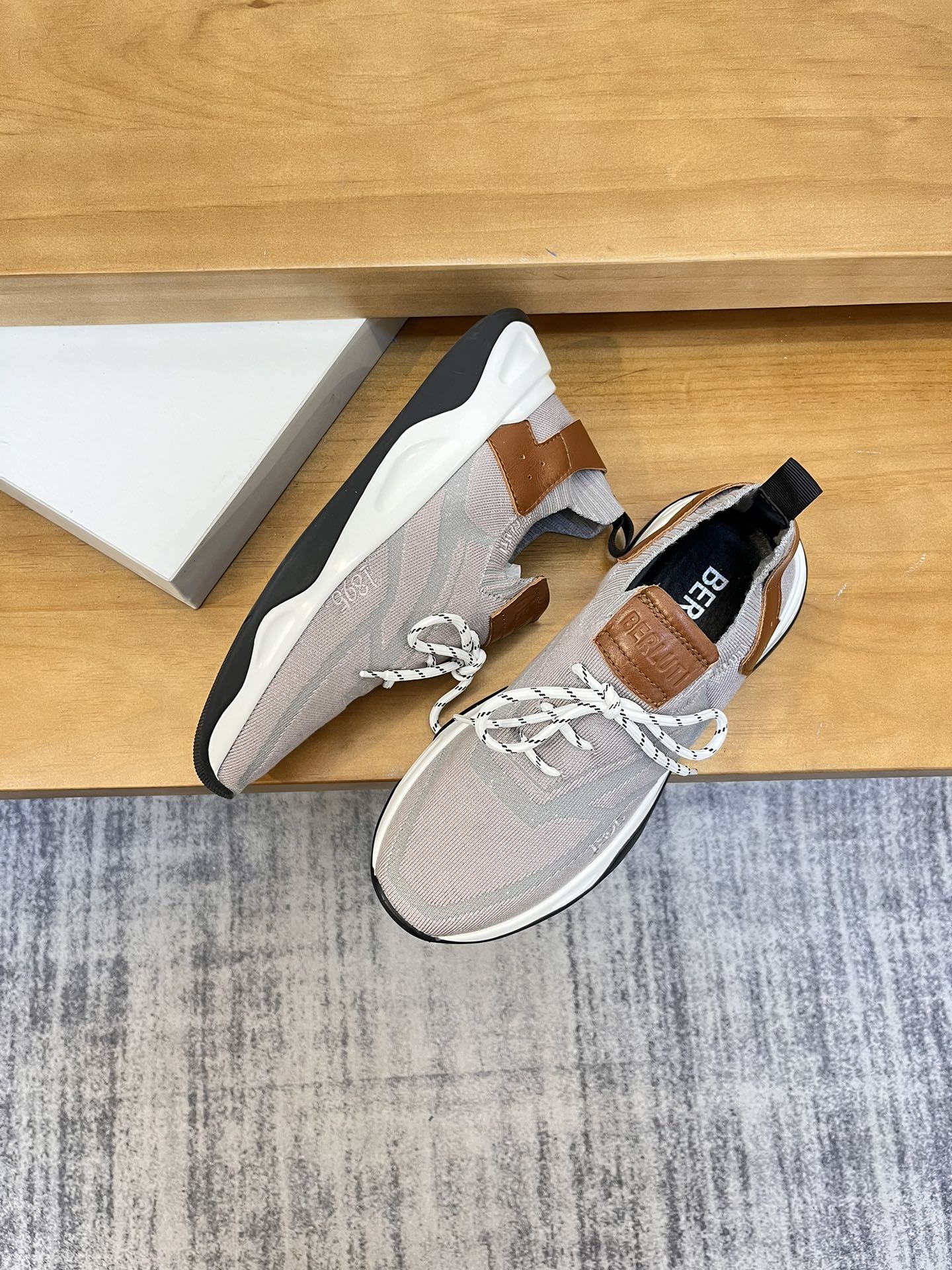 Precio de venta: P180 Marca: Berlut* "Bruti*" Low Top SneakersMarca: 39-44(se puede personalizar has