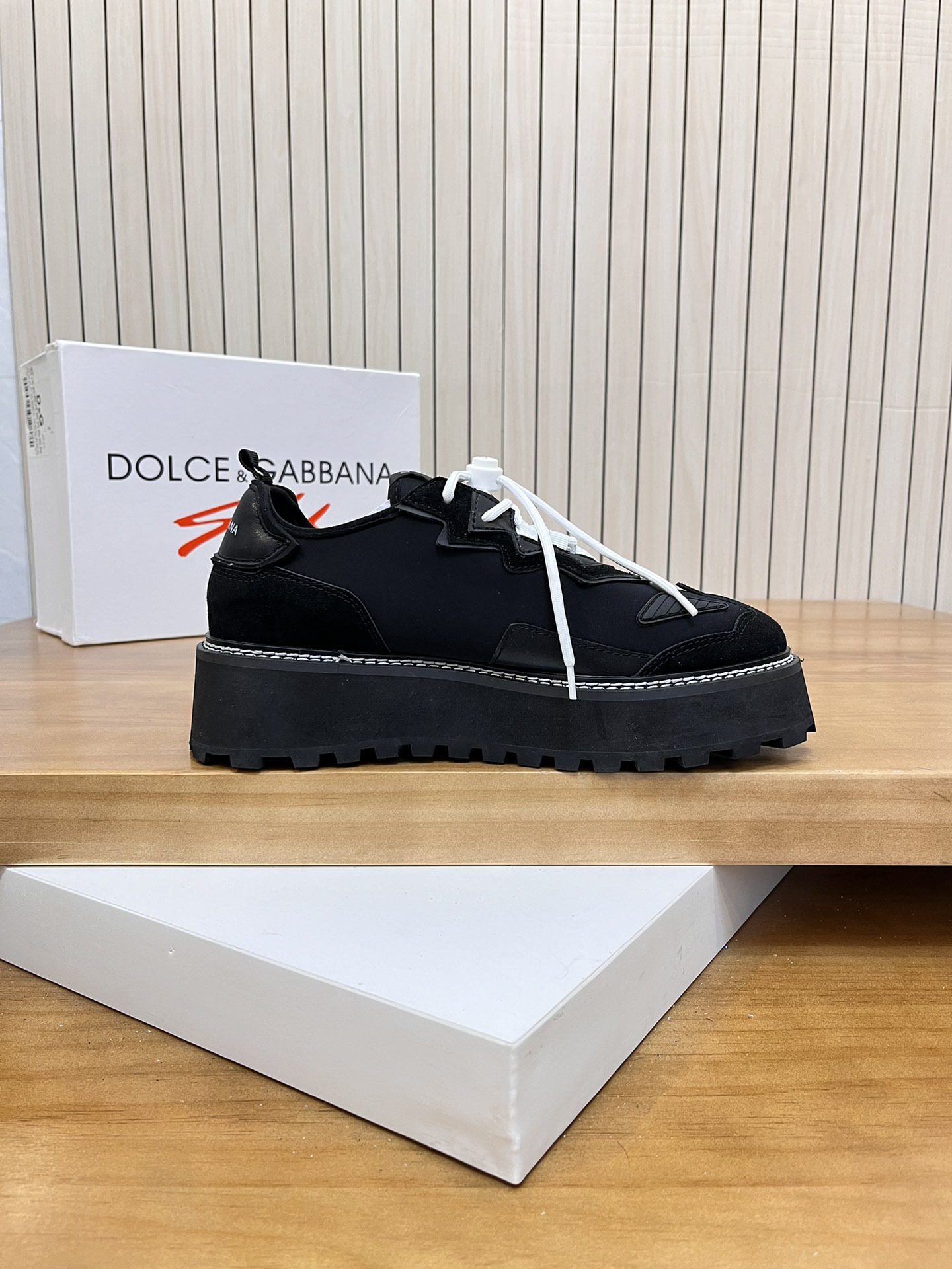 Precio de venta: P220 Marca del producto: DG "Dolce & Gabbana" lowtop zapatos casuales de pareja Tal