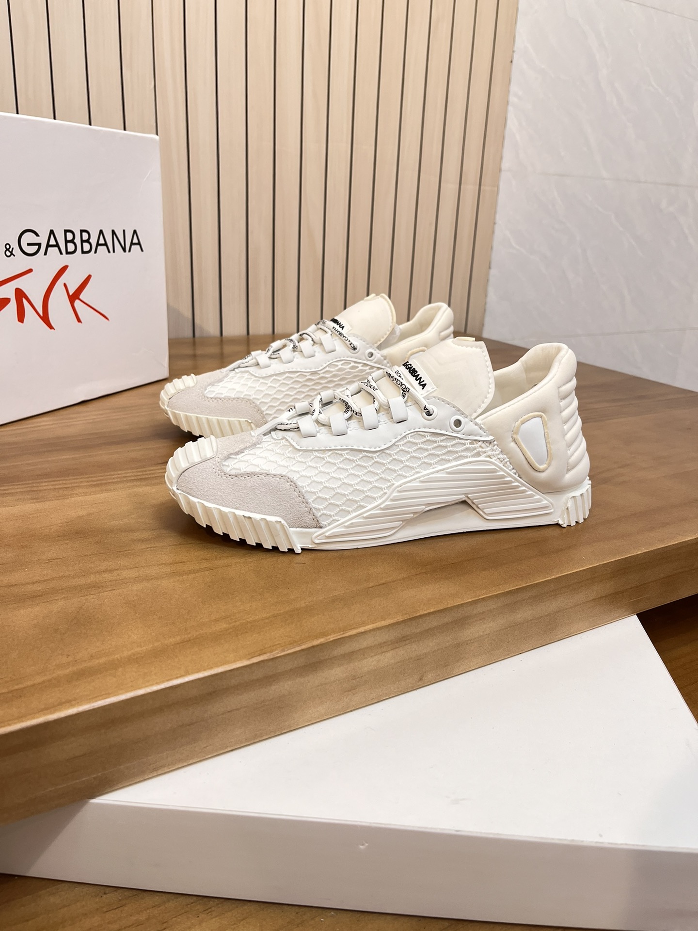 Precio de venta: P200 Marca del producto: DG 