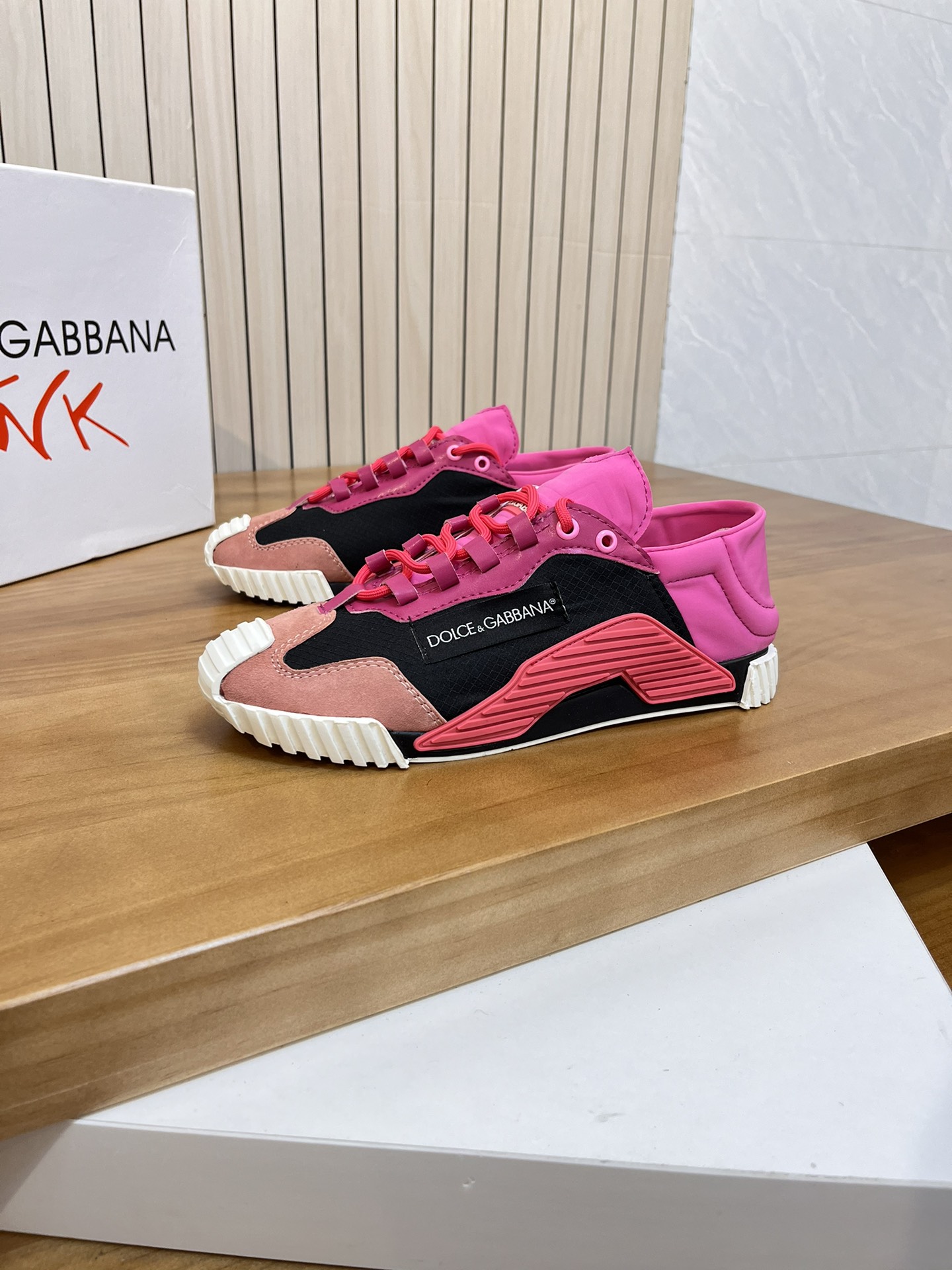 Precio de venta: P200 Marca del producto: DG 
