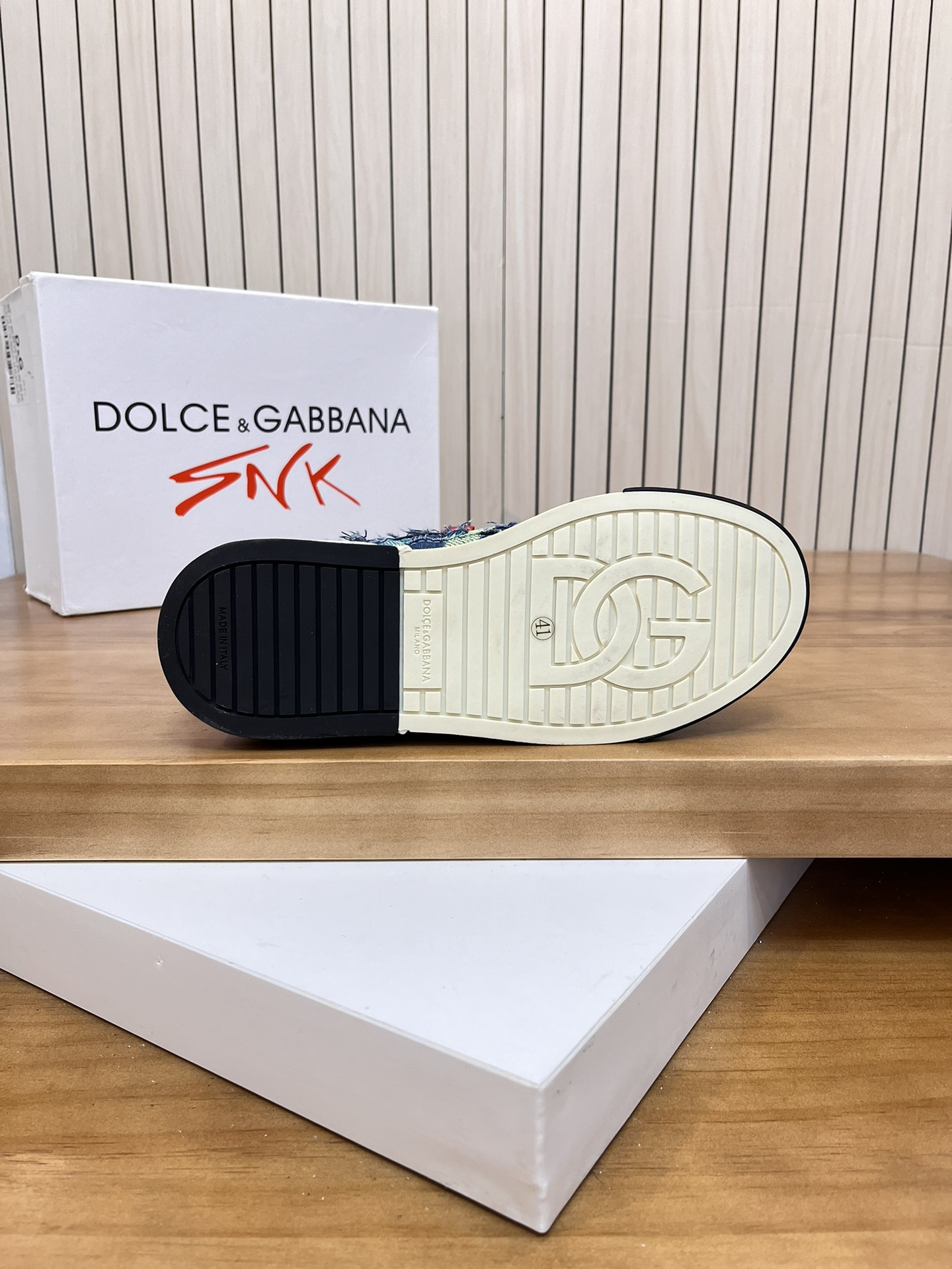 Precio de venta: P230 Marca del producto: DG "Dolce & Gabbana" Low Top Casual Shoes Talla: 35-44 (se
