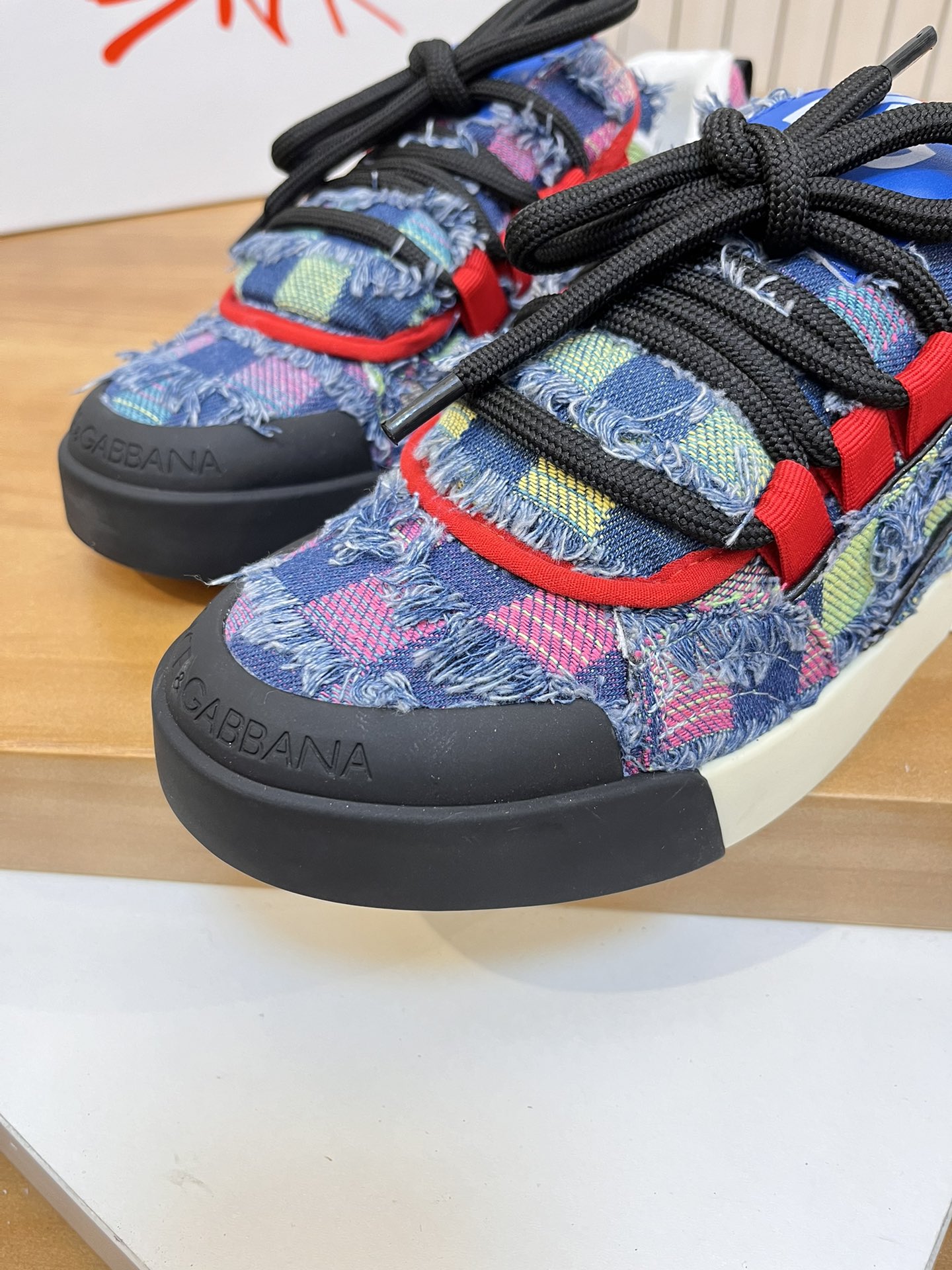 Precio de venta: P230 Marca del producto: DG "Dolce & Gabbana" Low Top Casual Shoes Talla: 35-44 (se
