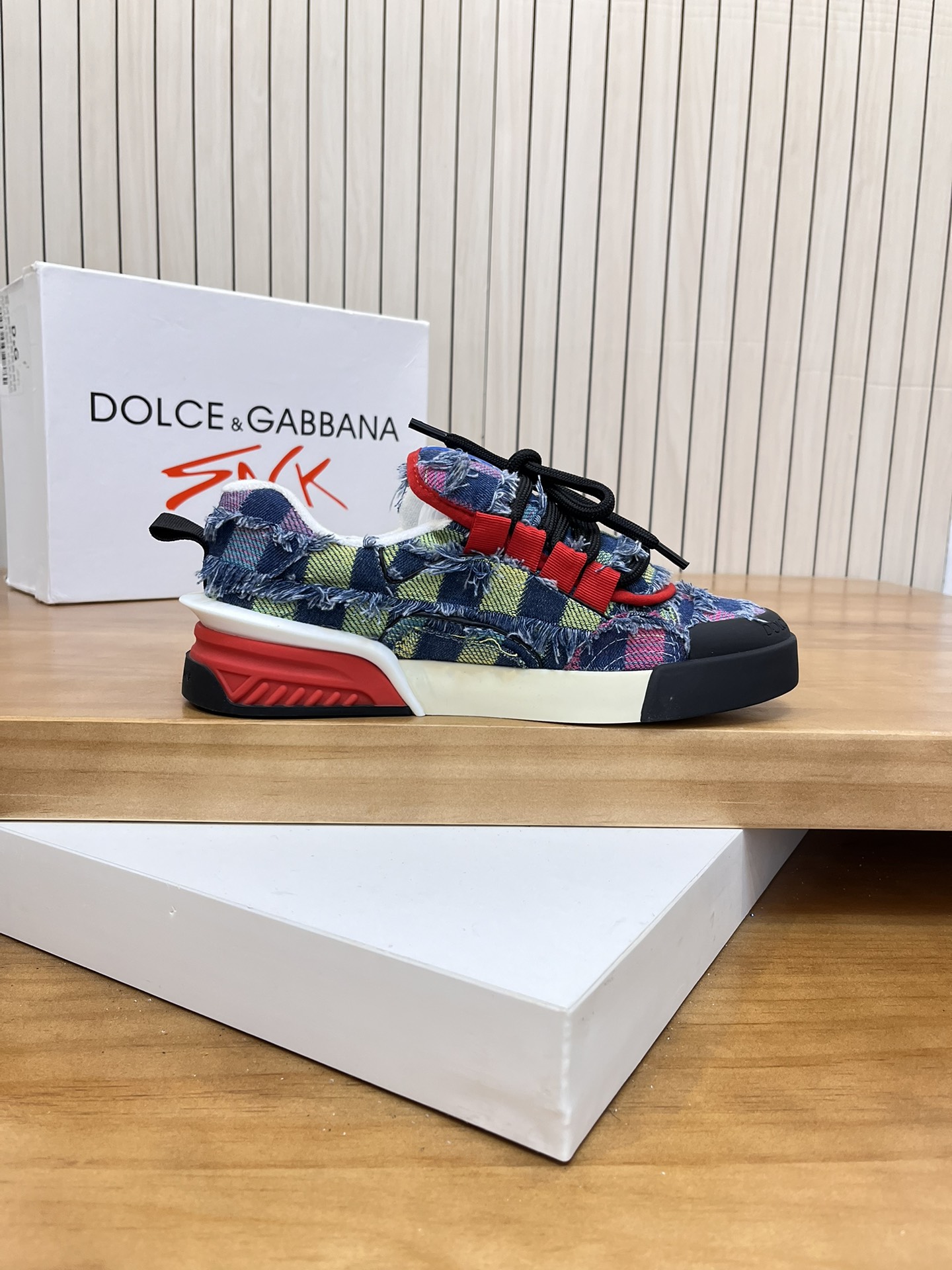 Precio de venta: P230 Marca del producto: DG "Dolce & Gabbana" Low Top Casual Shoes Talla: 35-44 (se